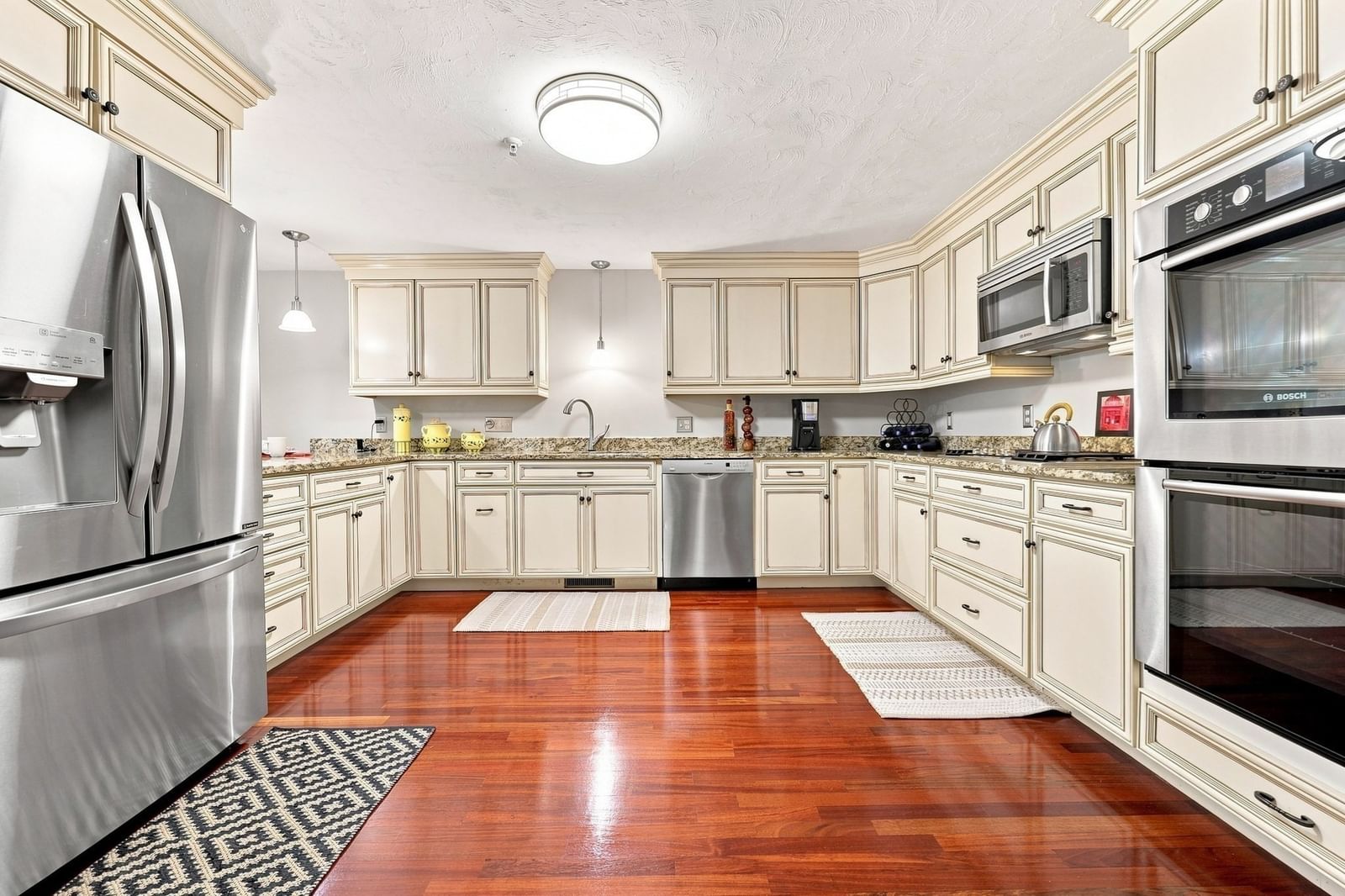 7 Stephen Lane Drive #7 Bedford — Photo 4 of 42
