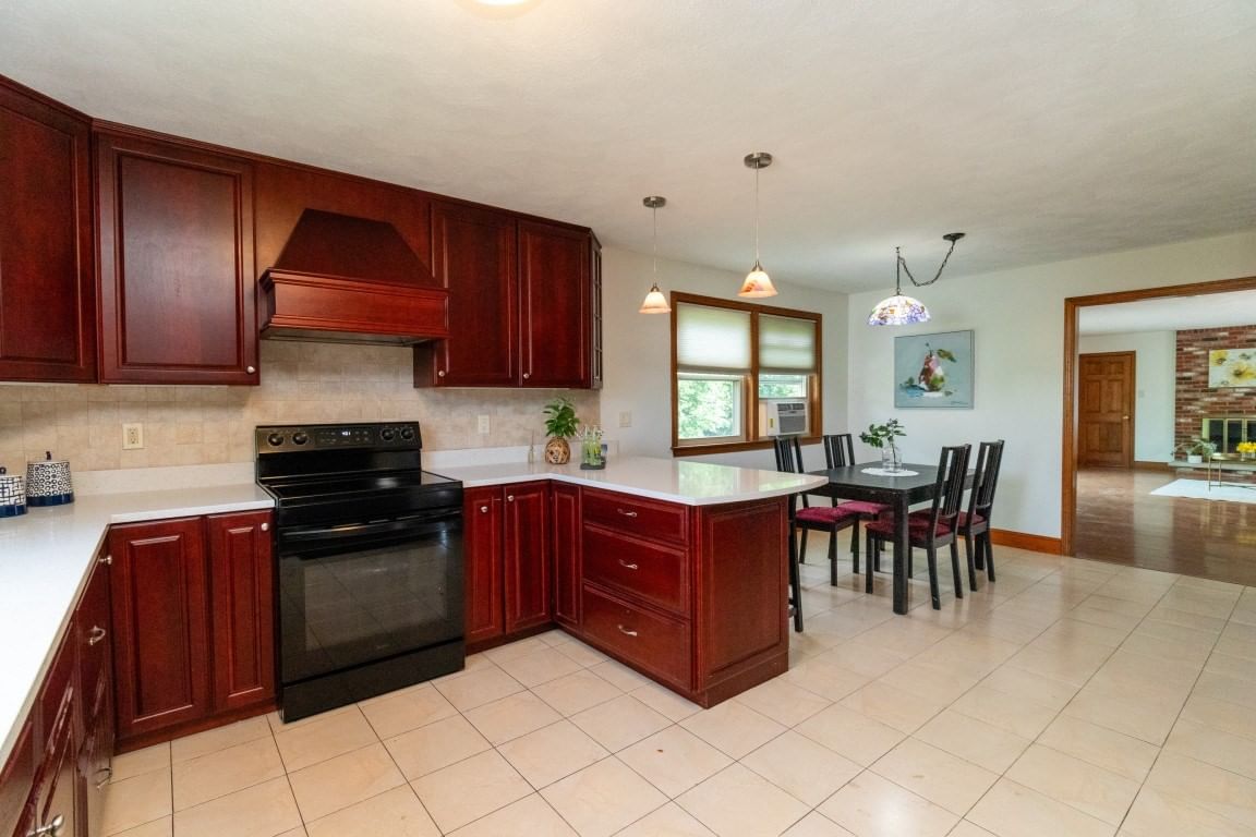 2 Mccarthy Dr Burlington — Photo 16 of 42