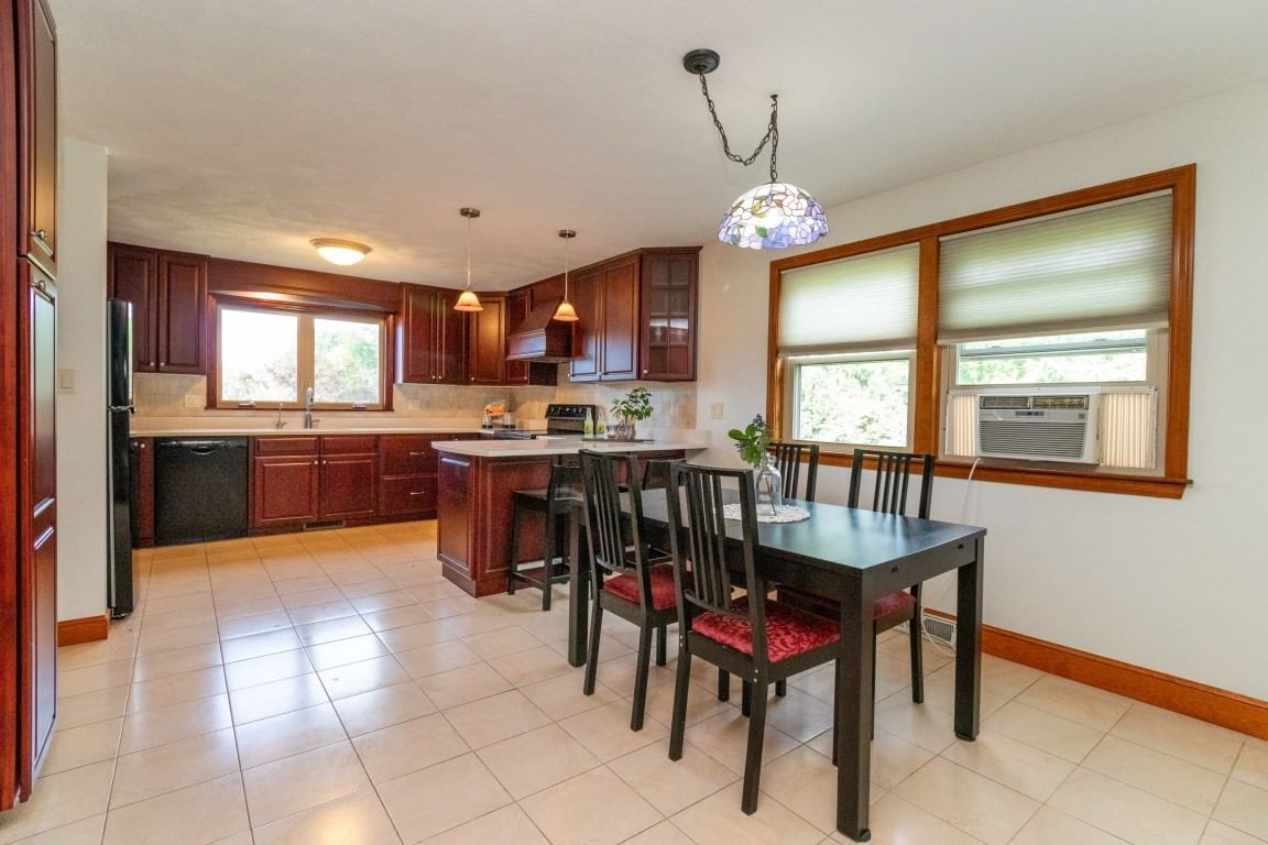 2 Mccarthy Dr Burlington — Photo 19 of 42
