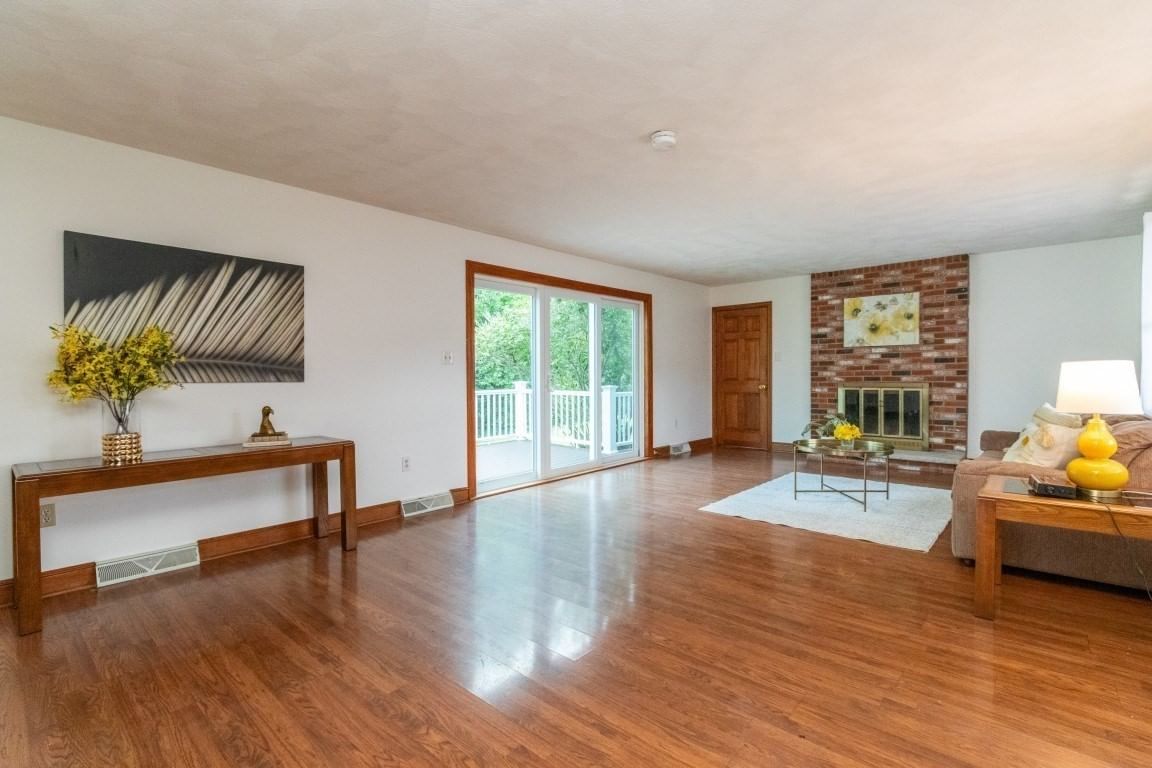 2 Mccarthy Dr Burlington — Photo 6 of 42
