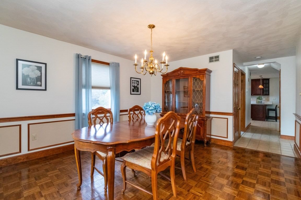 2 Mccarthy Dr Burlington — Photo 8 of 42