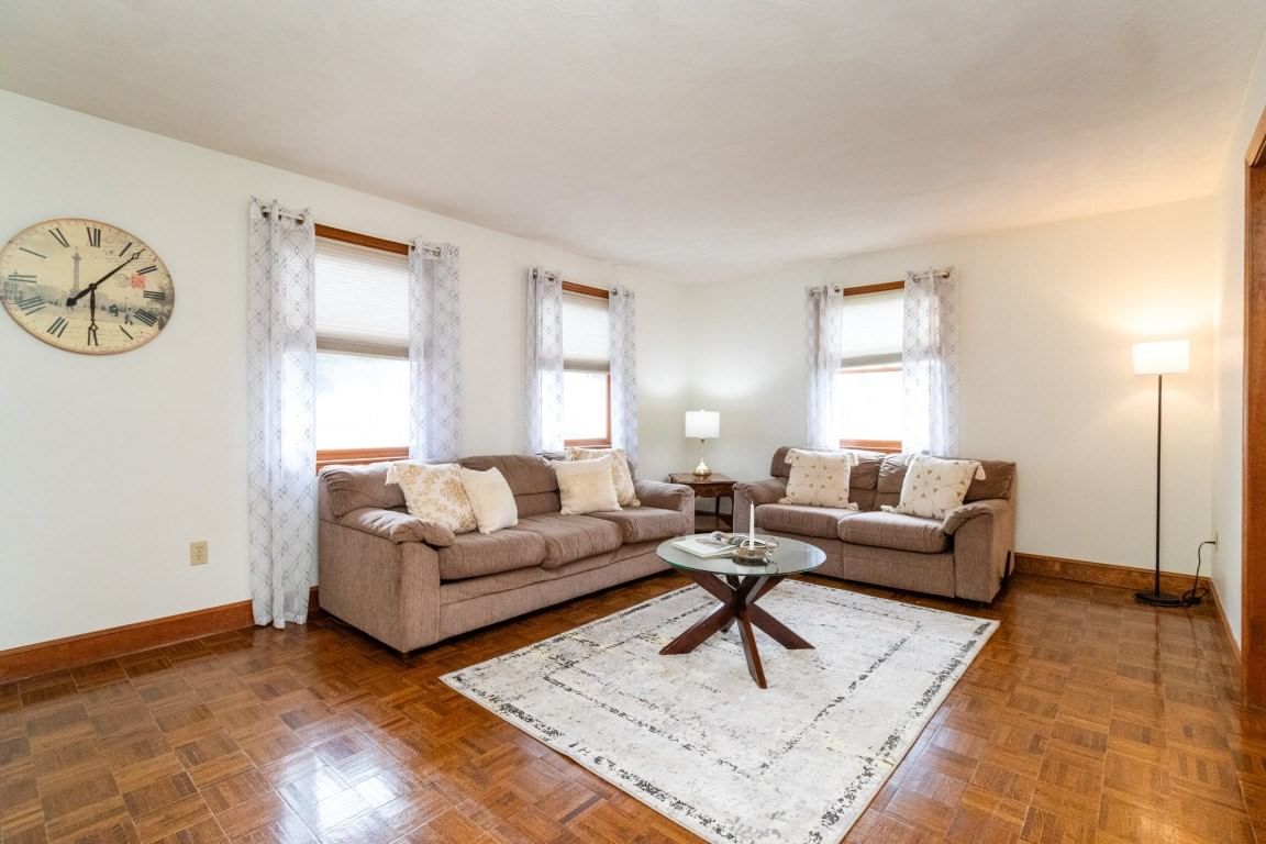 2 Mccarthy Dr Burlington — Photo 9 of 42