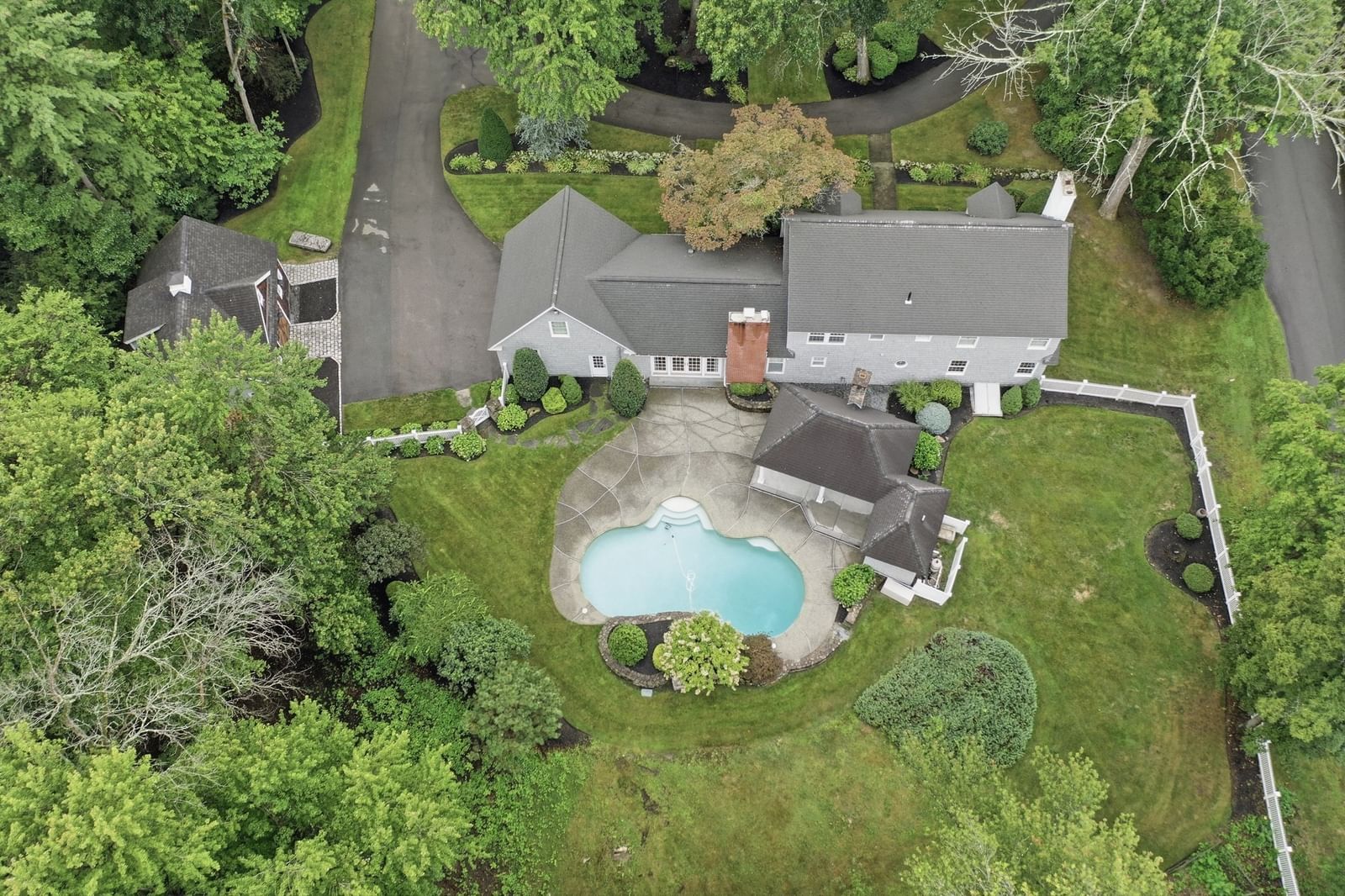 25 Grandview Road Chelmsford — Photo 4 of 41