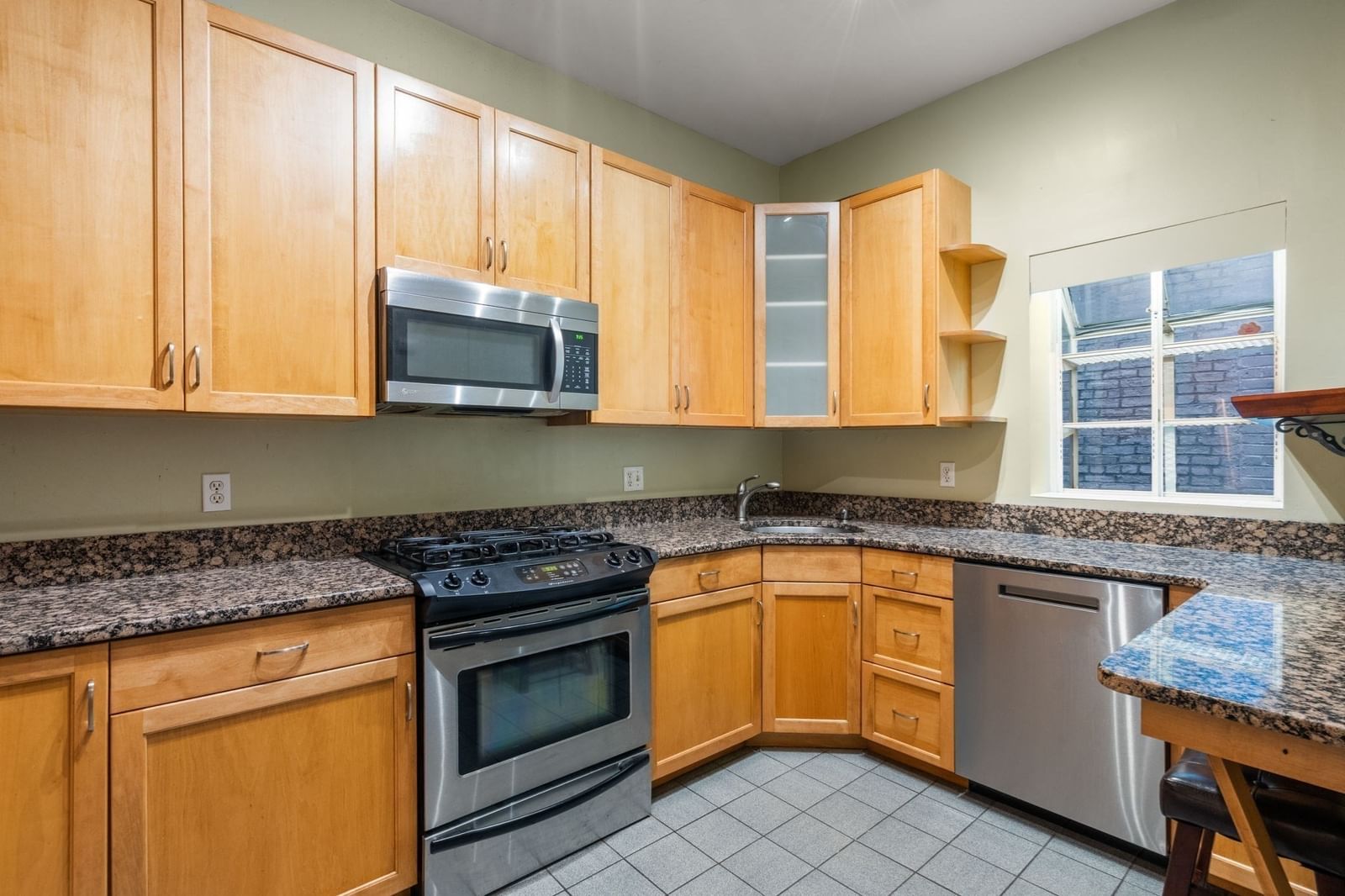 15 Blackwood St #2 Boston — Photo 7 of 12