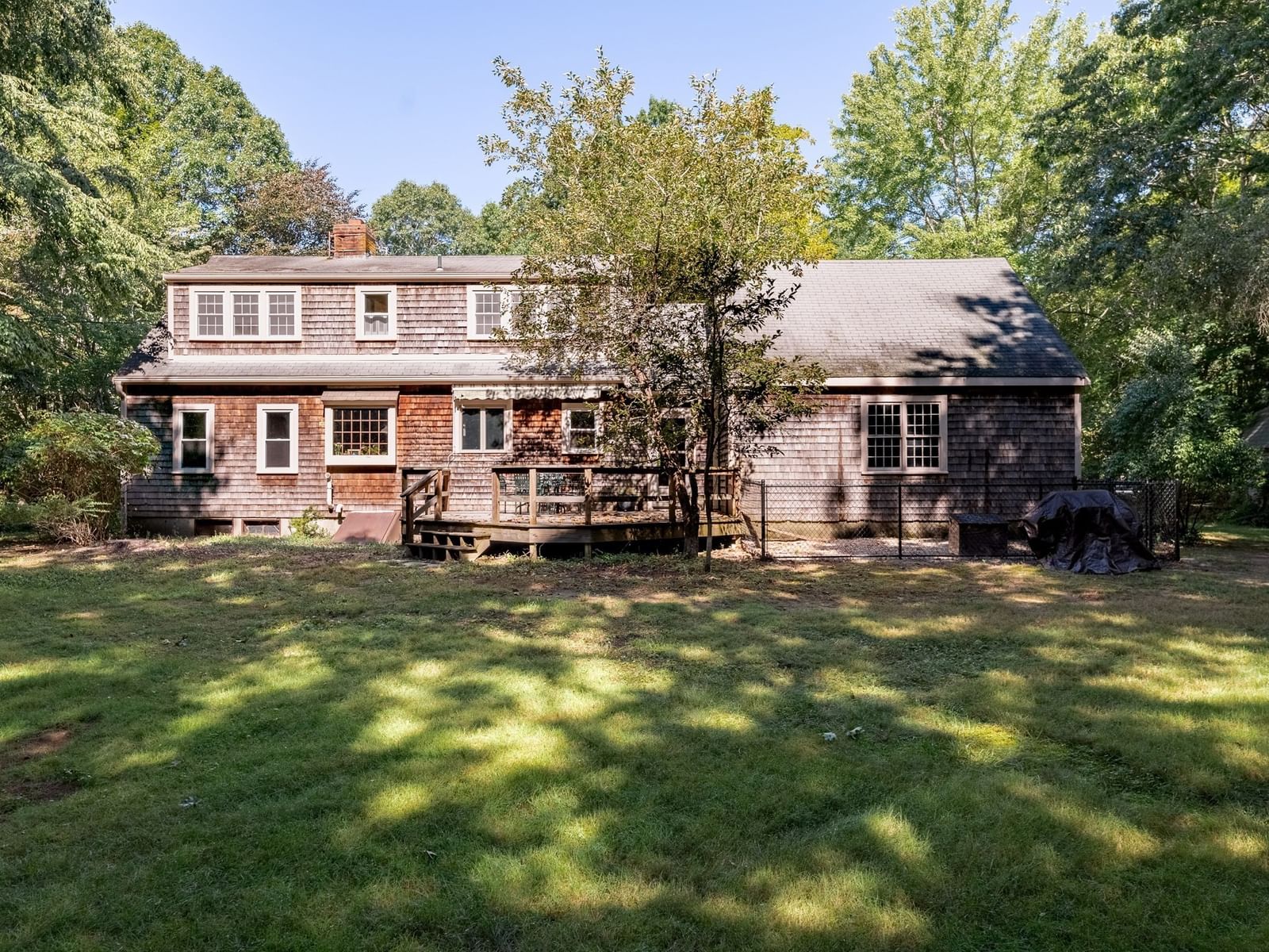 160 Tremont St Duxbury — Photo 3 of 33