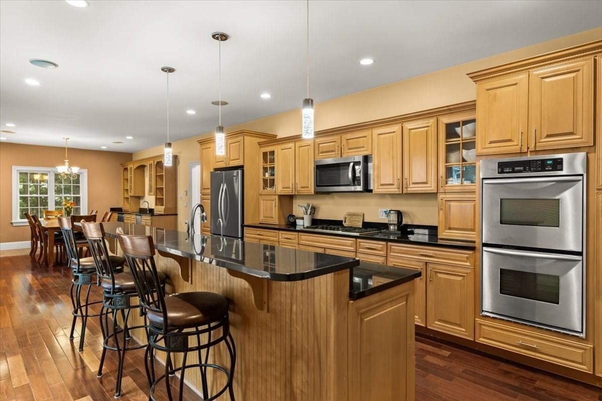 8 Rockmeadow Drive East Bridgewater — Photo 3 of 41