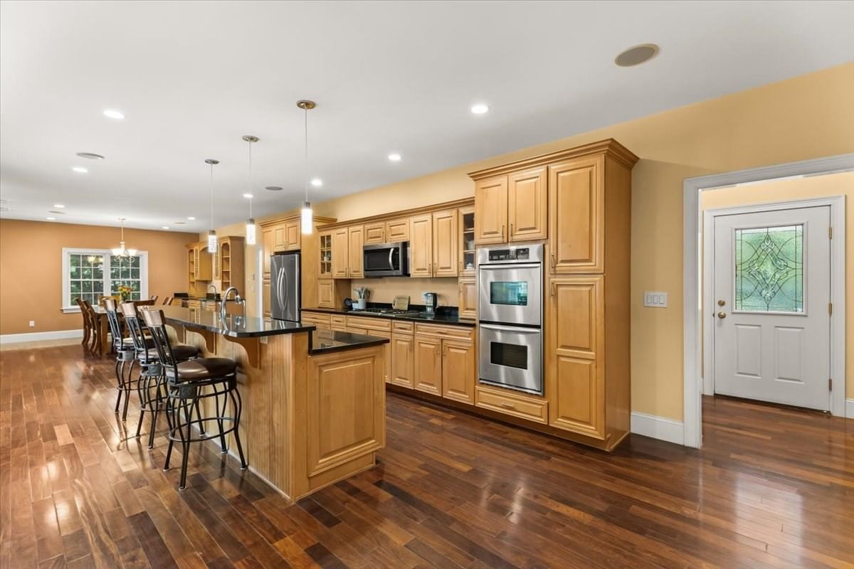 8 Rockmeadow Drive East Bridgewater — Photo 4 of 41