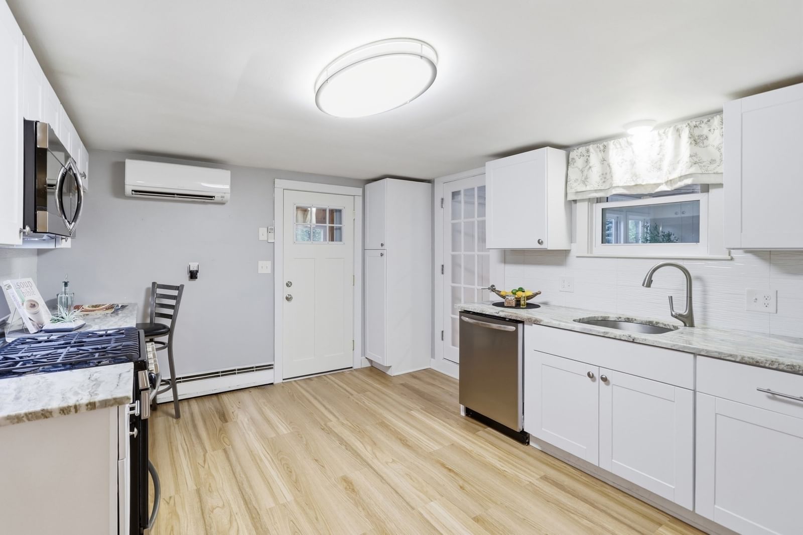 60 Bellflower Rd Billerica — Photo 13 of 42