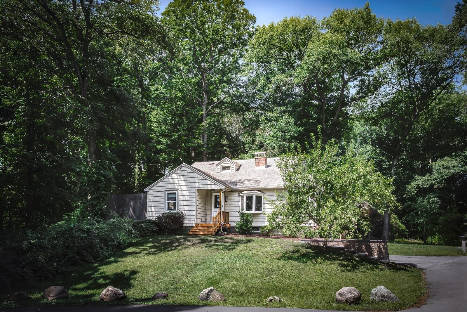 19 Gail St Topsfield — Photo 2 of 17