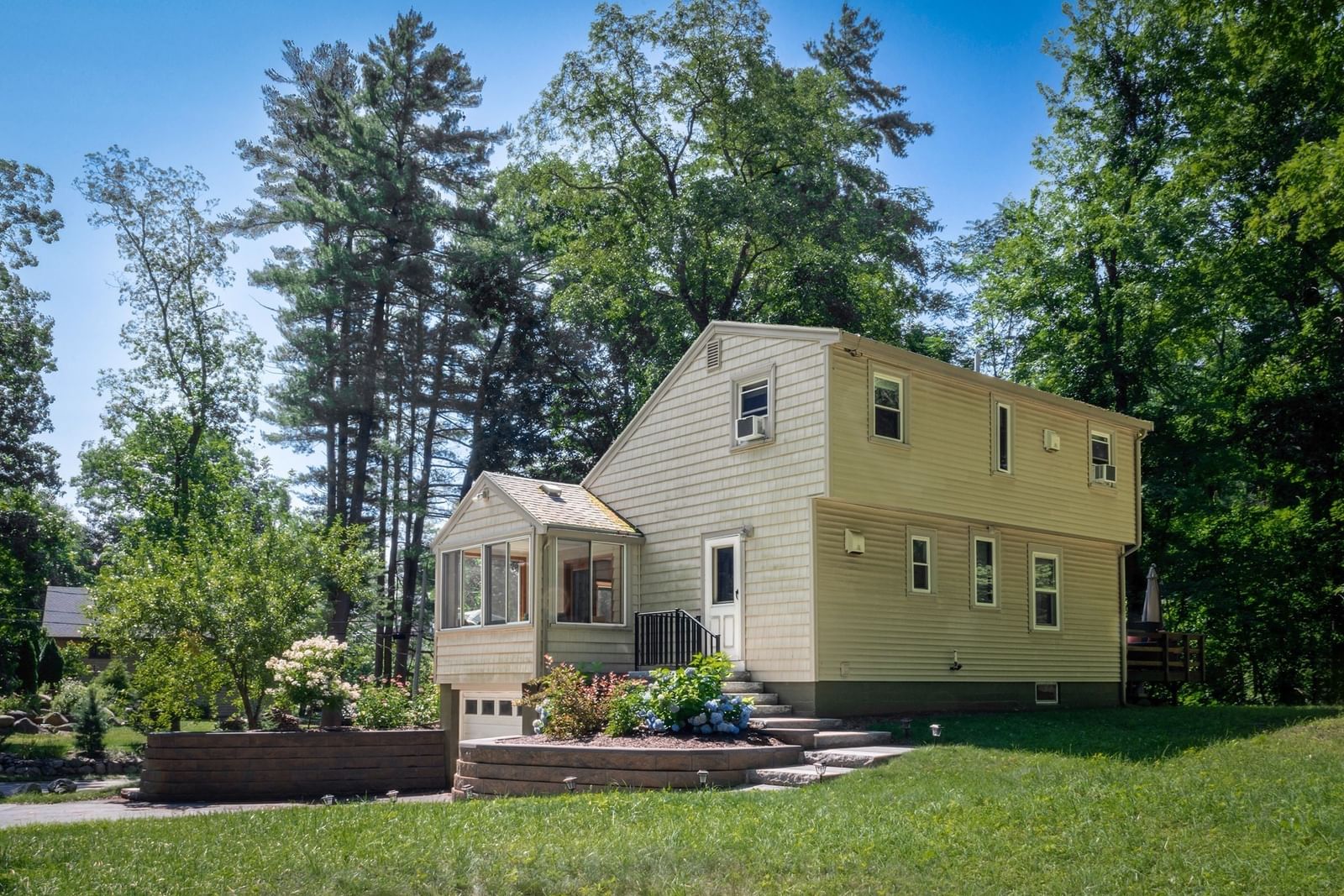 19 Gail St Topsfield — Photo 4 of 17