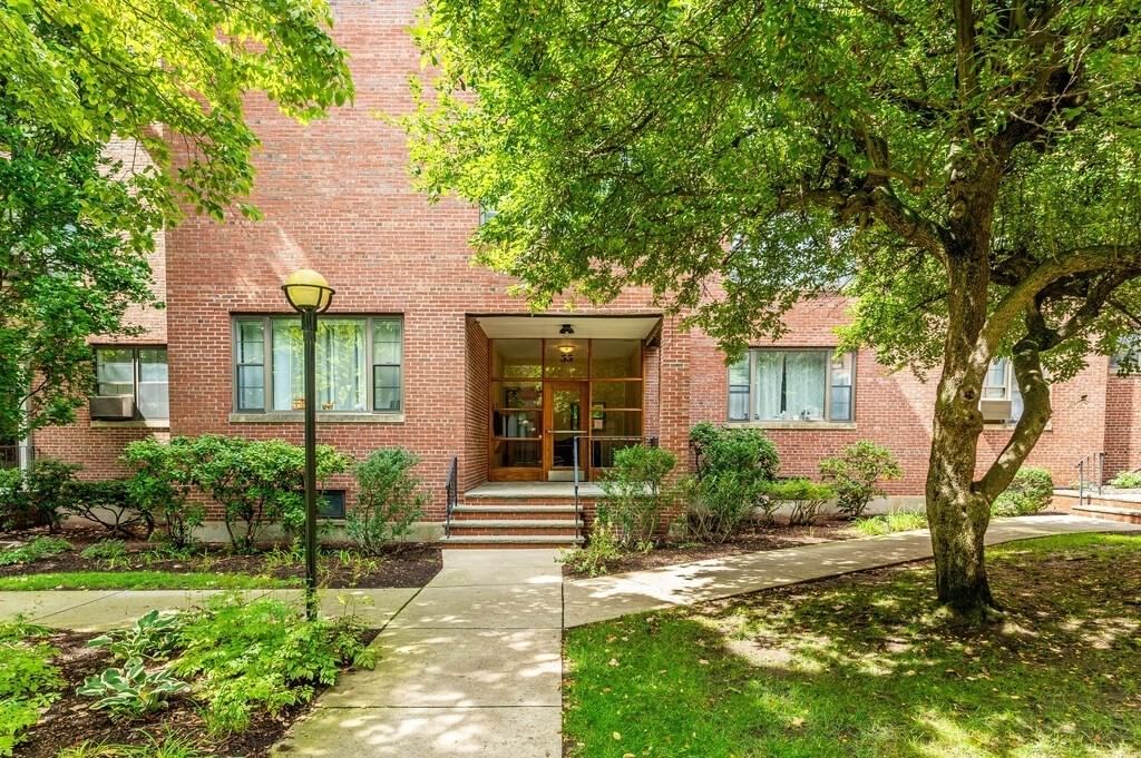 55 Harvard Ave #6 Brookline — Photo 4 of 25