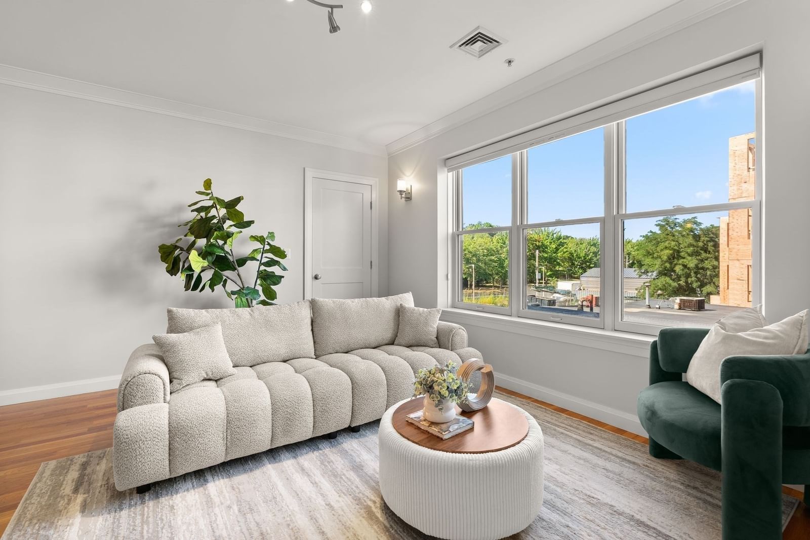 156 Green St #205 Boston — Photo 5 of 34