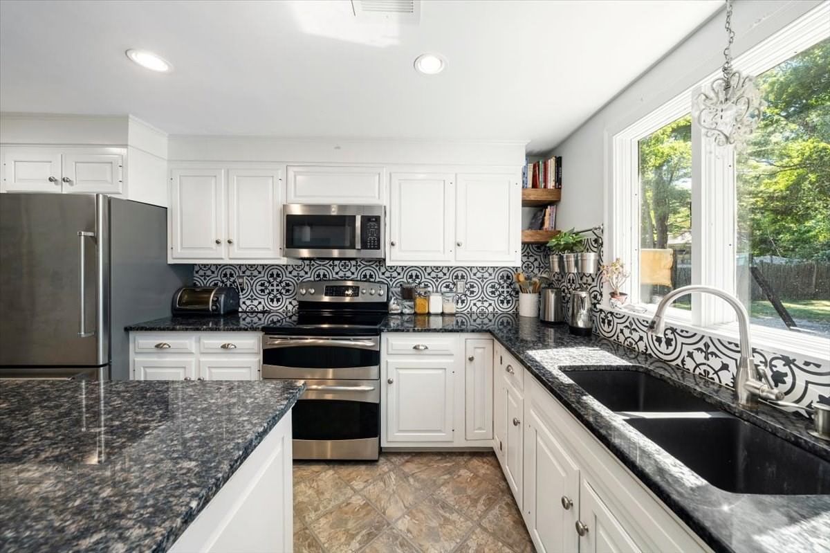147 Howe Street Natick — Photo 11 of 32
