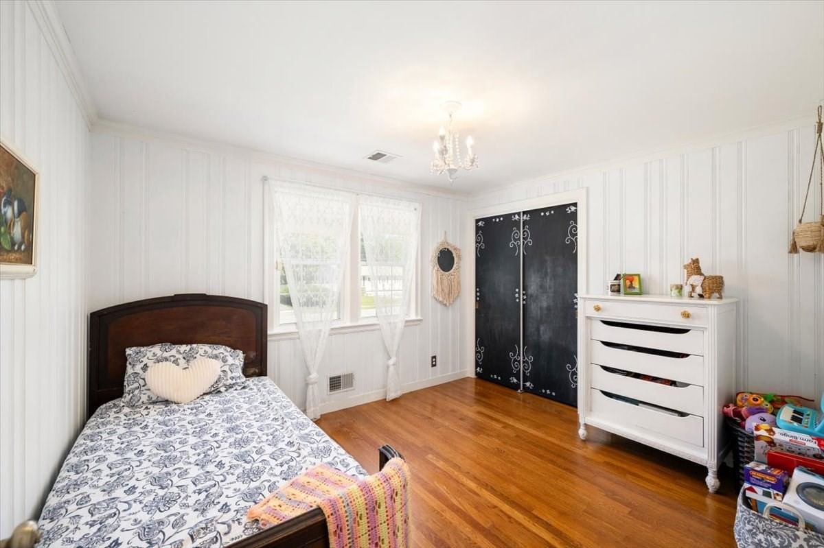 147 Howe Street Natick — Photo 16 of 32