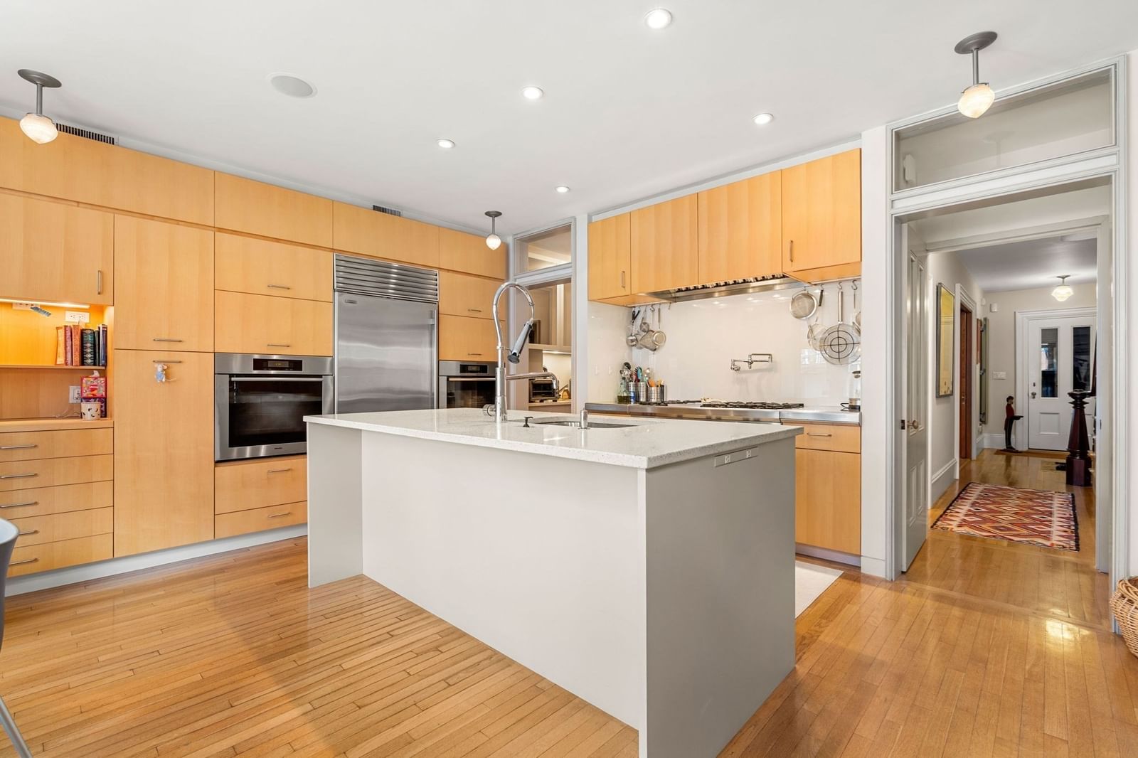 41 Concord Sq Boston — Photo 2 of 26