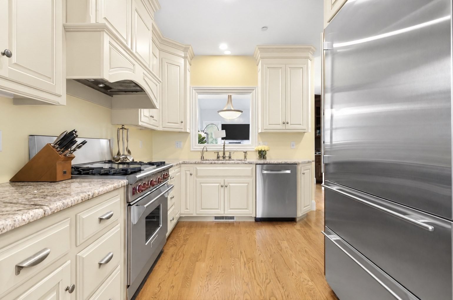 287 Langley #38 Newton — Photo 7 of 29