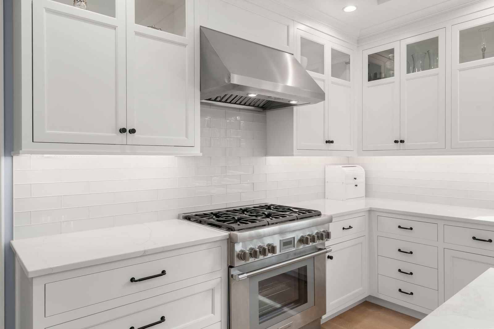 55 Oakdale Ave Weston — Photo 4 of 42
