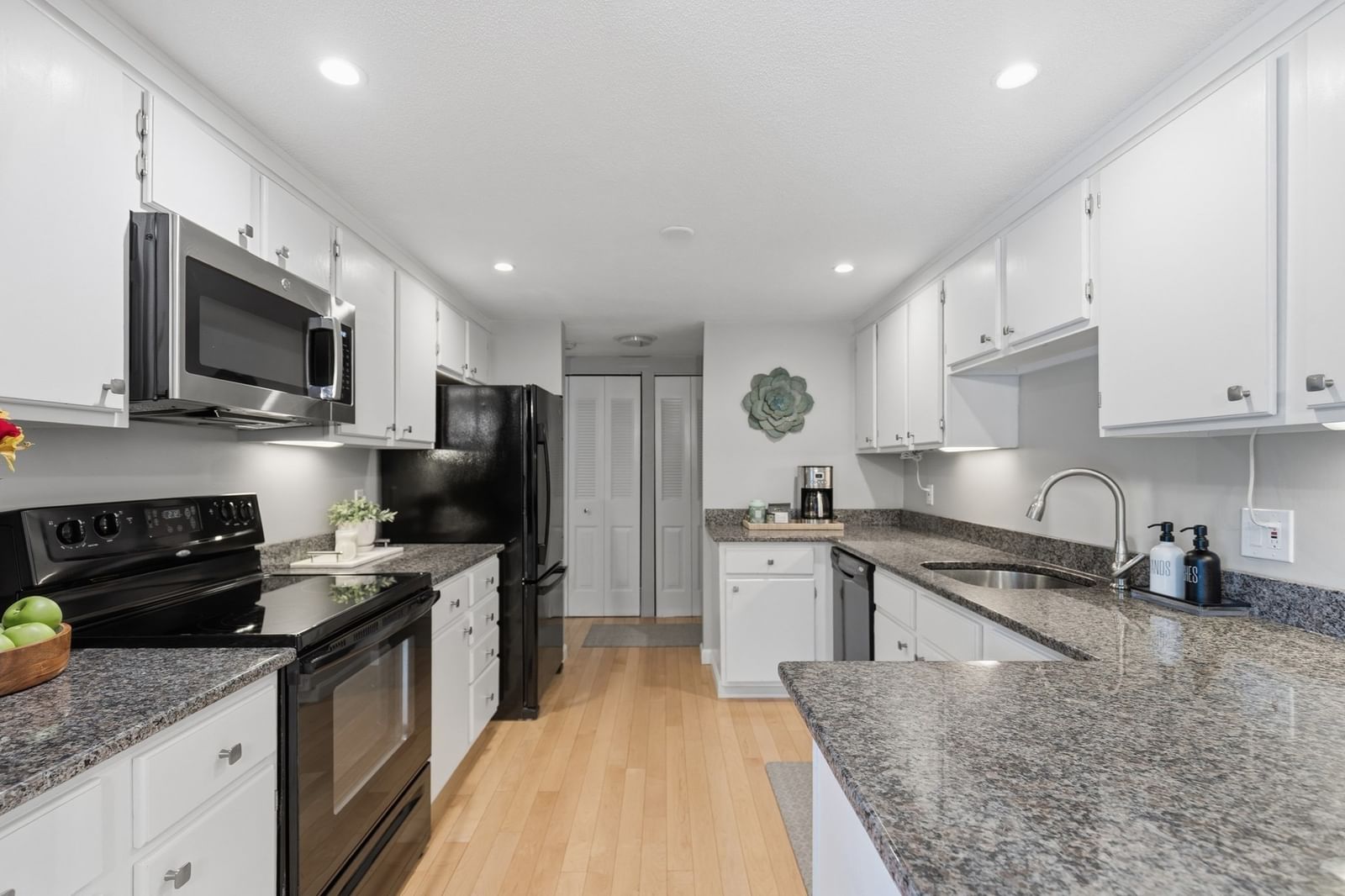 1100 Salem Street #32 Lynnfield — Photo 10 of 35