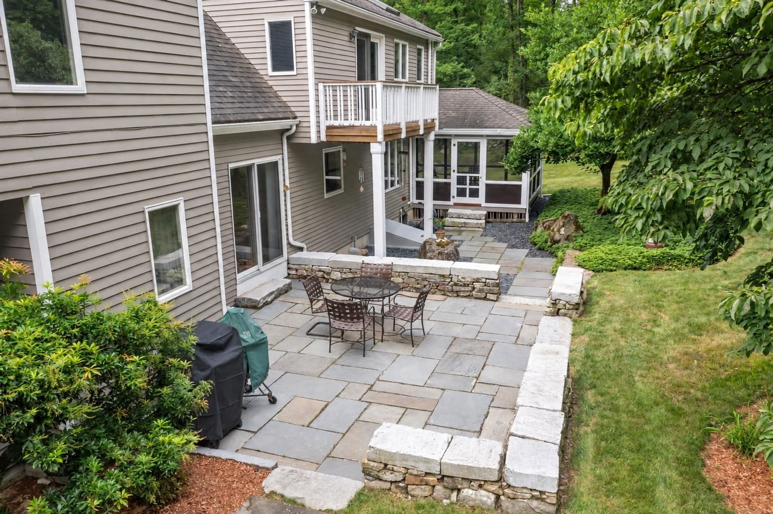 2 Sutton Pl Acton — Photo 2 of 42