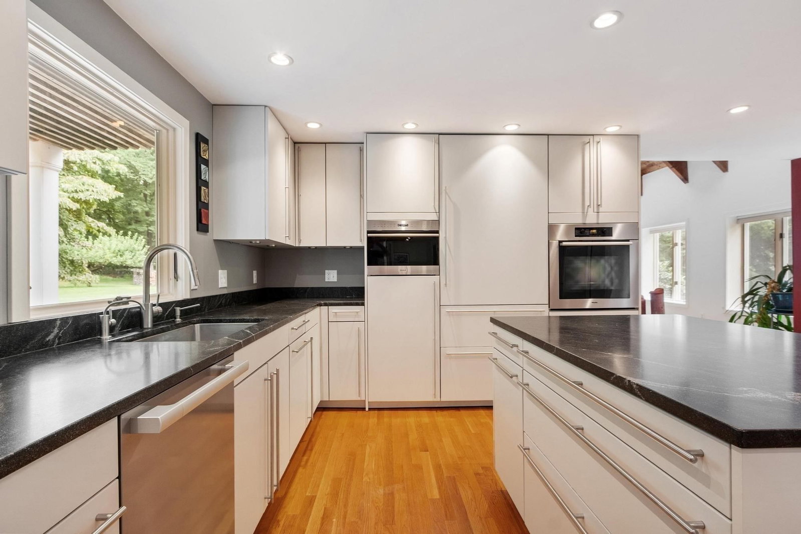 2 Sutton Pl Acton — Photo 5 of 42