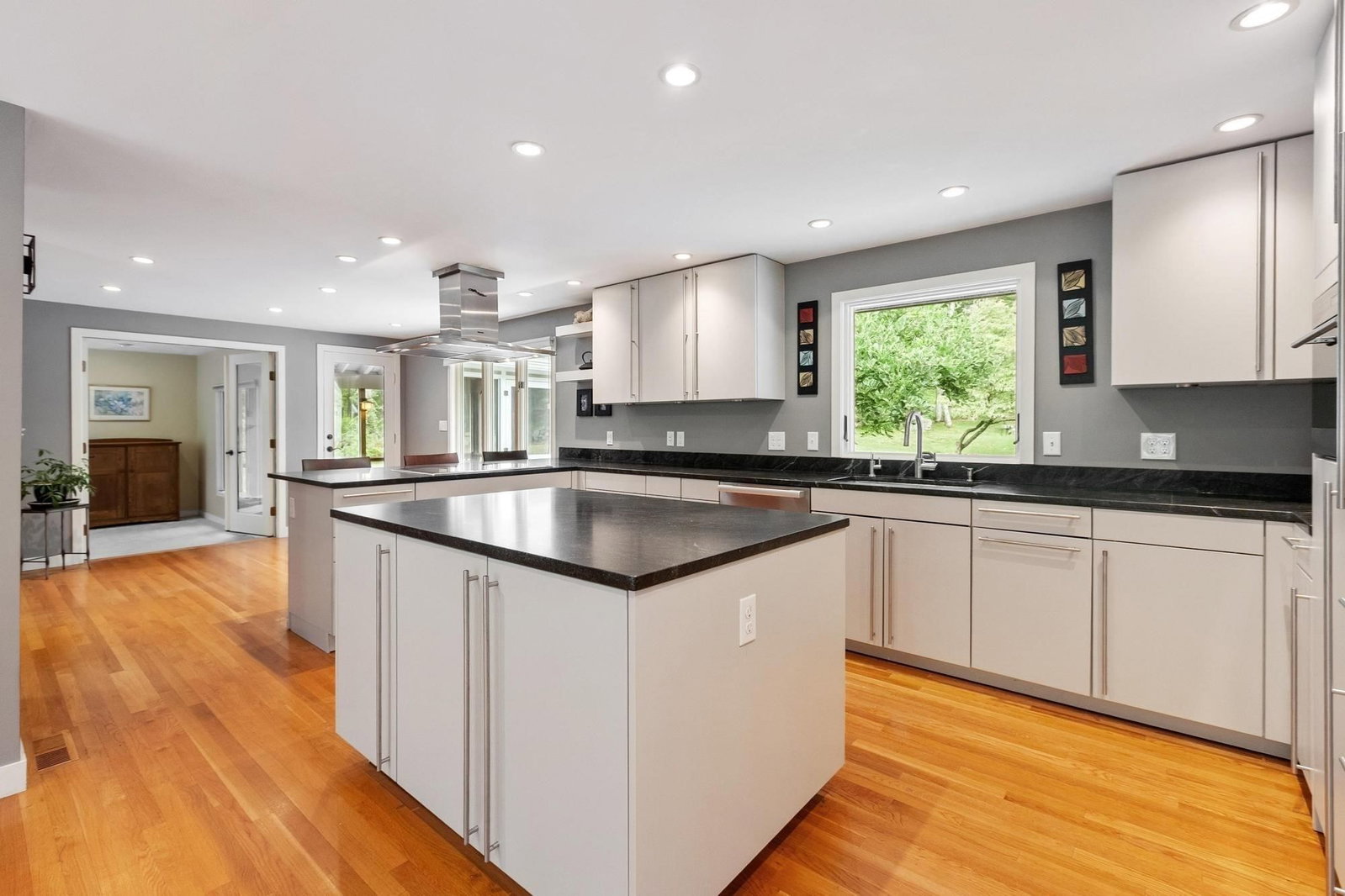 2 Sutton Pl Acton — Photo 7 of 42