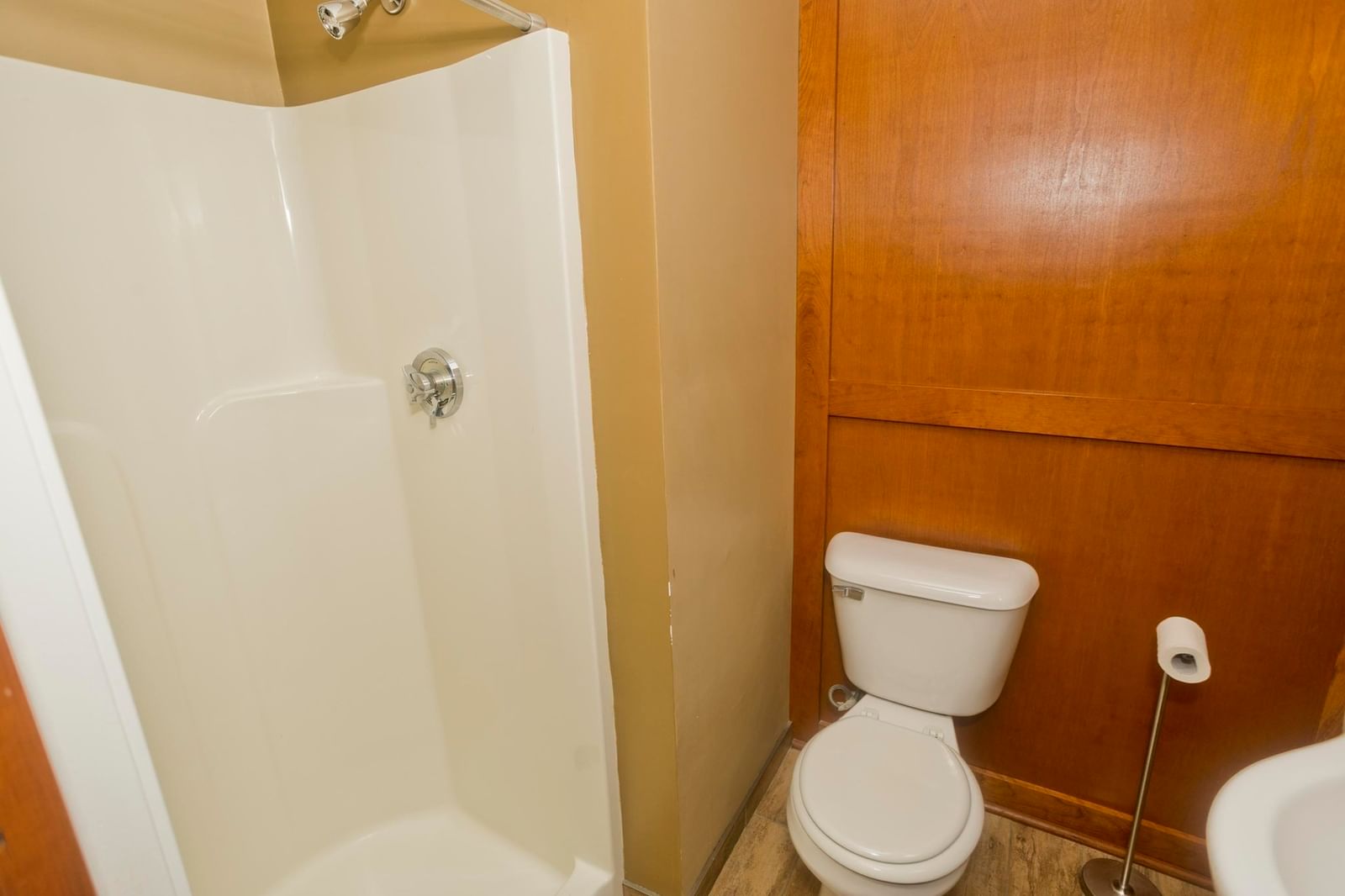 76 Somers Road East Longmeadow — Photo 12 of 41