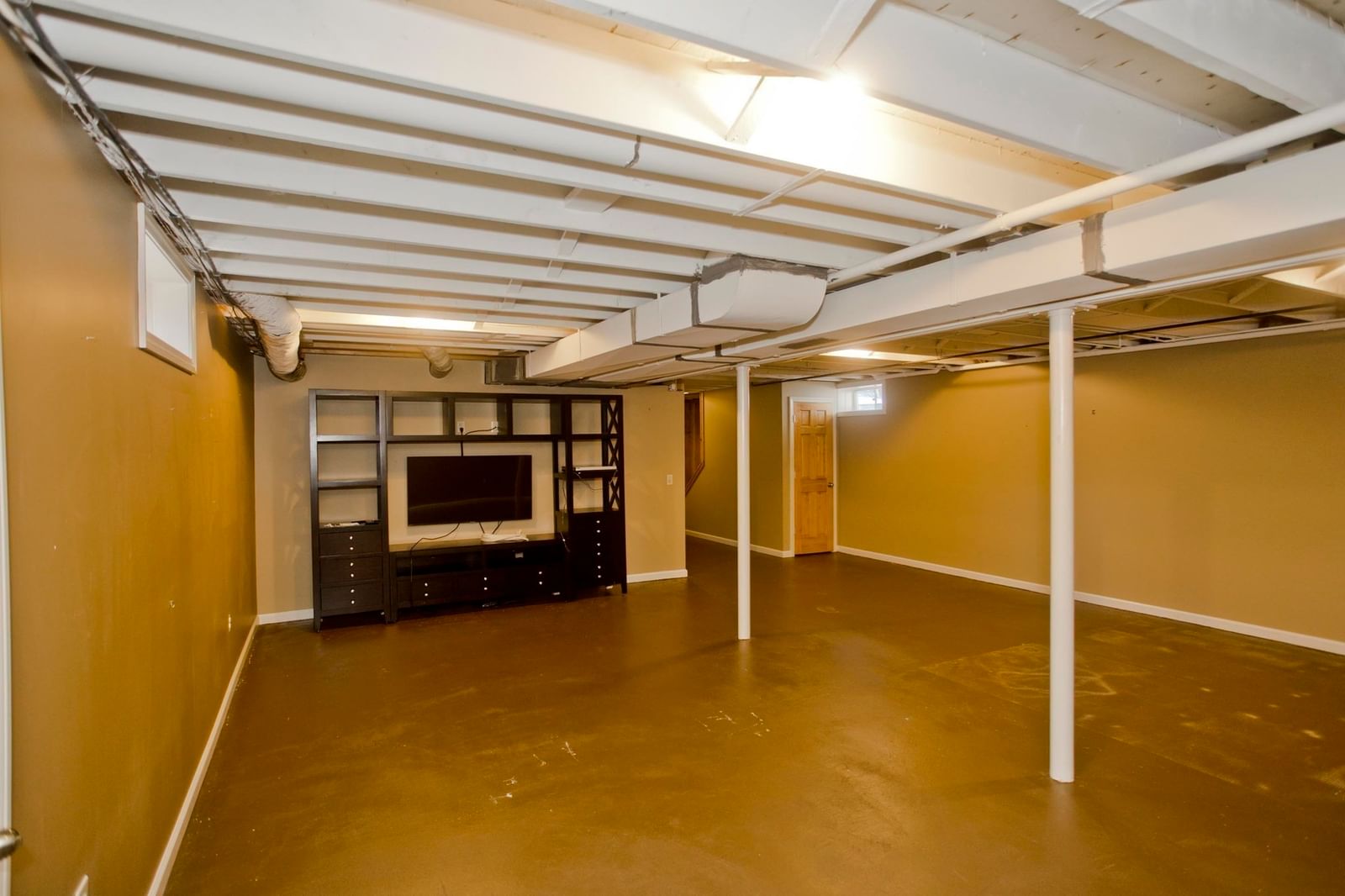 76 Somers Road East Longmeadow — Photo 13 of 41