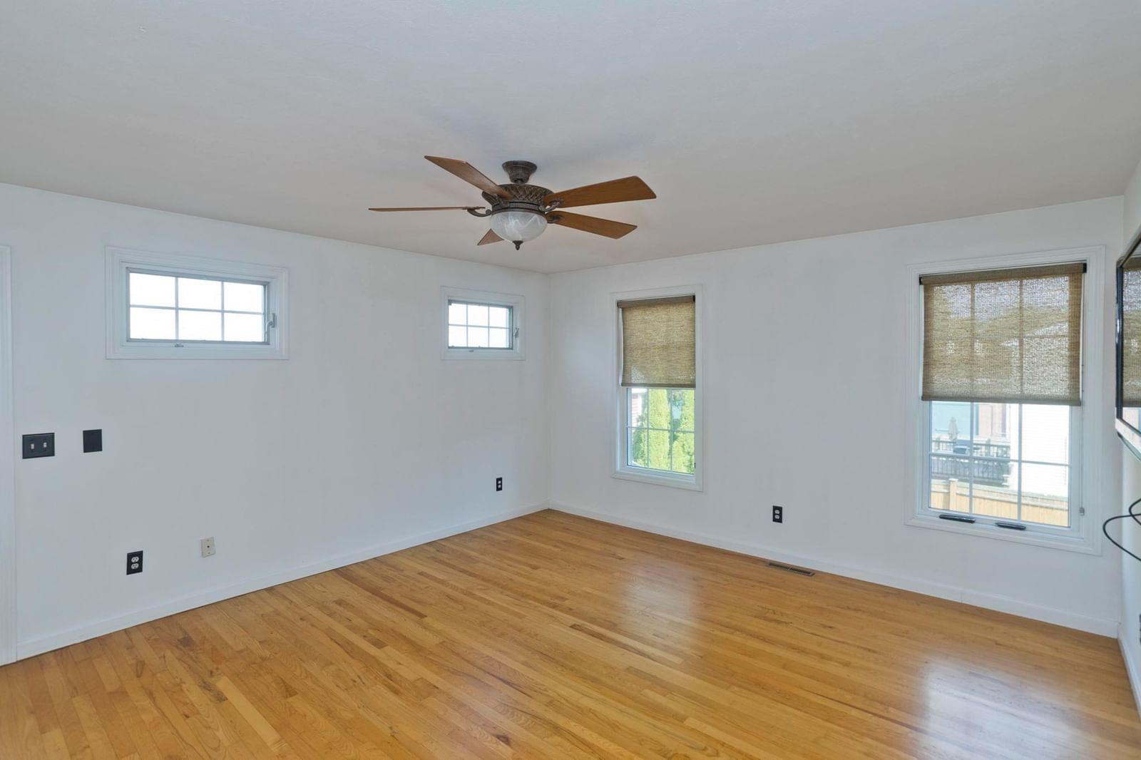 76 Somers Road East Longmeadow — Photo 15 of 41