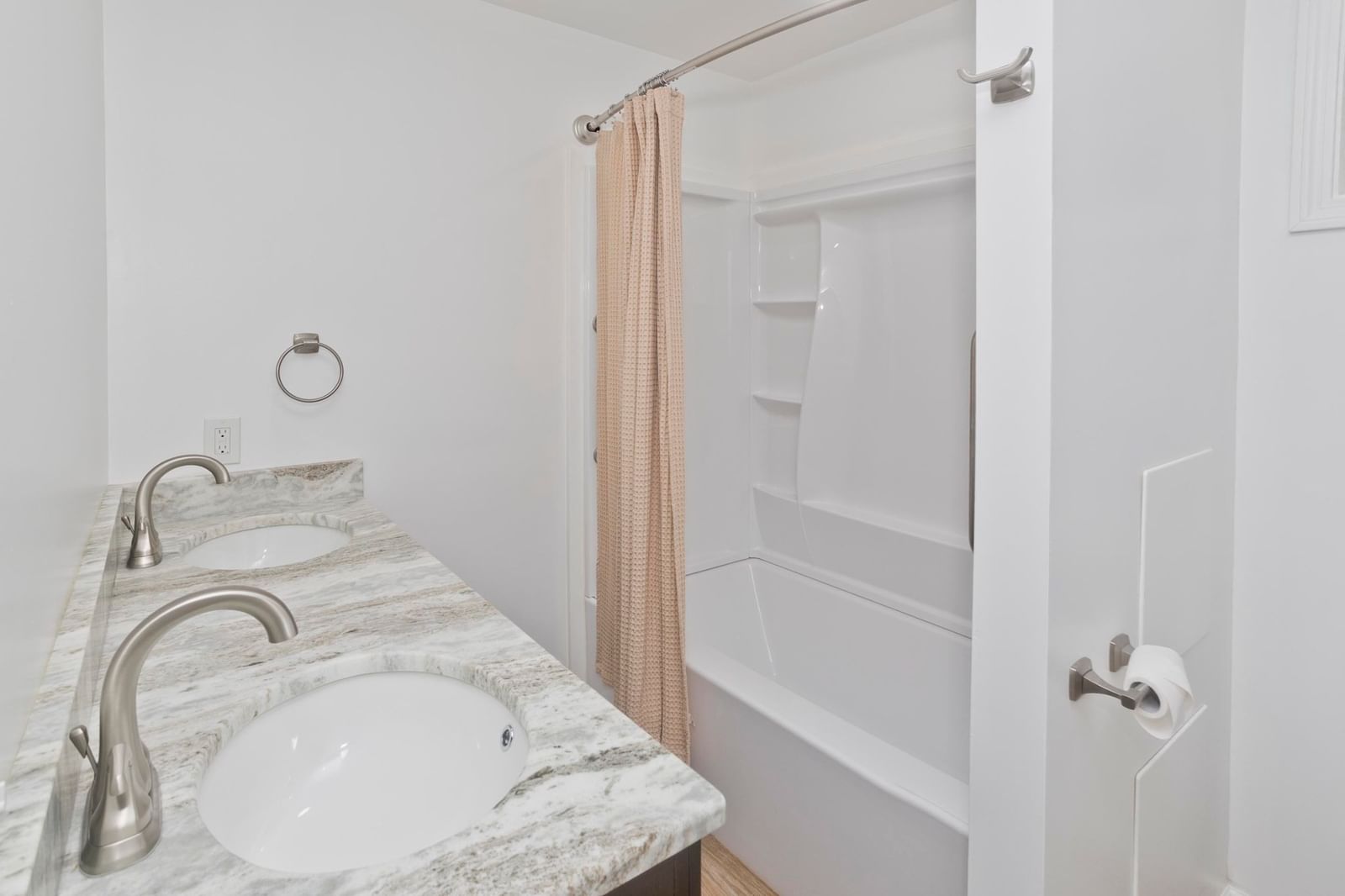 76 Somers Road East Longmeadow — Photo 17 of 41
