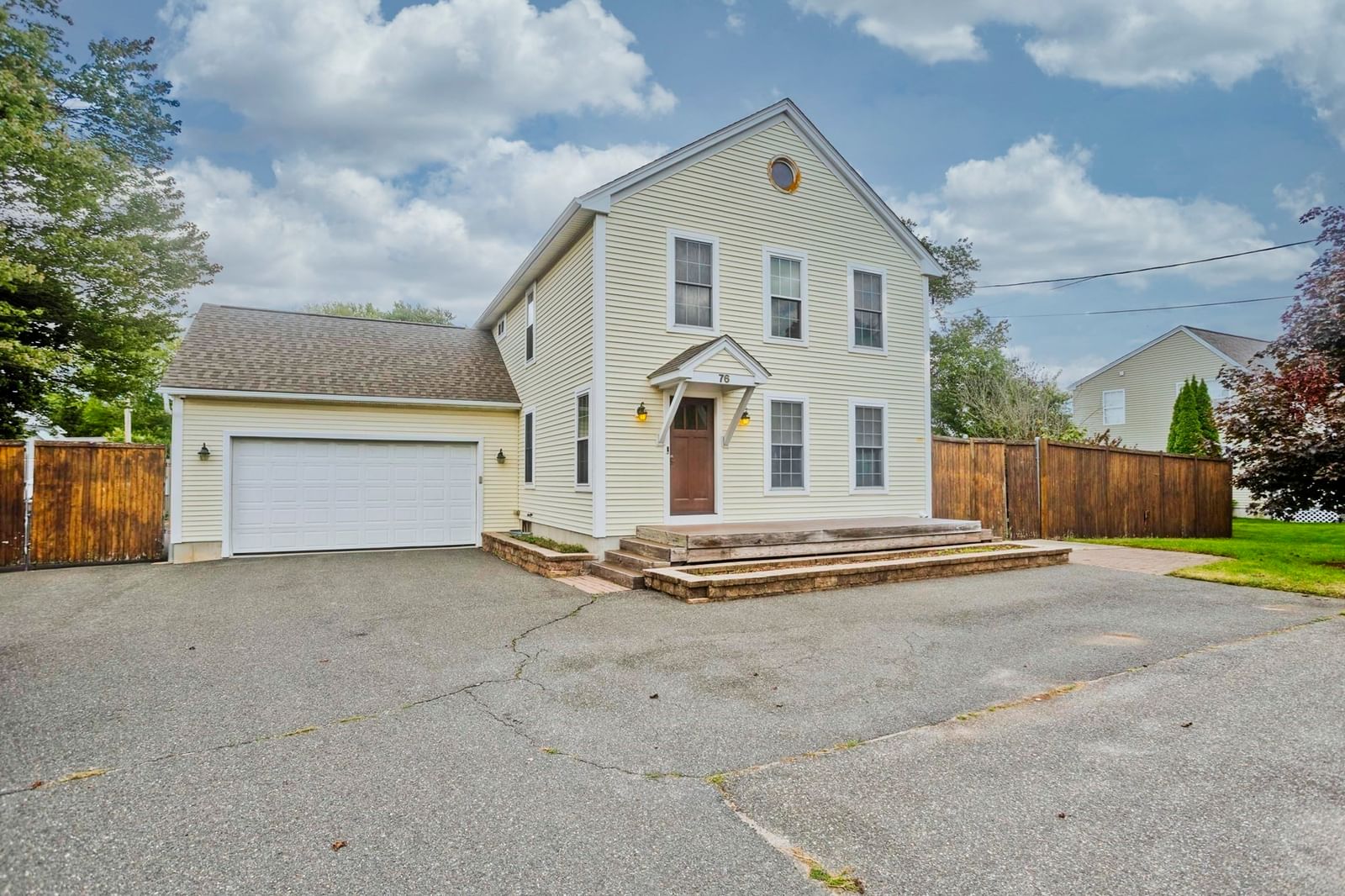 76 Somers Road East Longmeadow — Photo 2 of 41