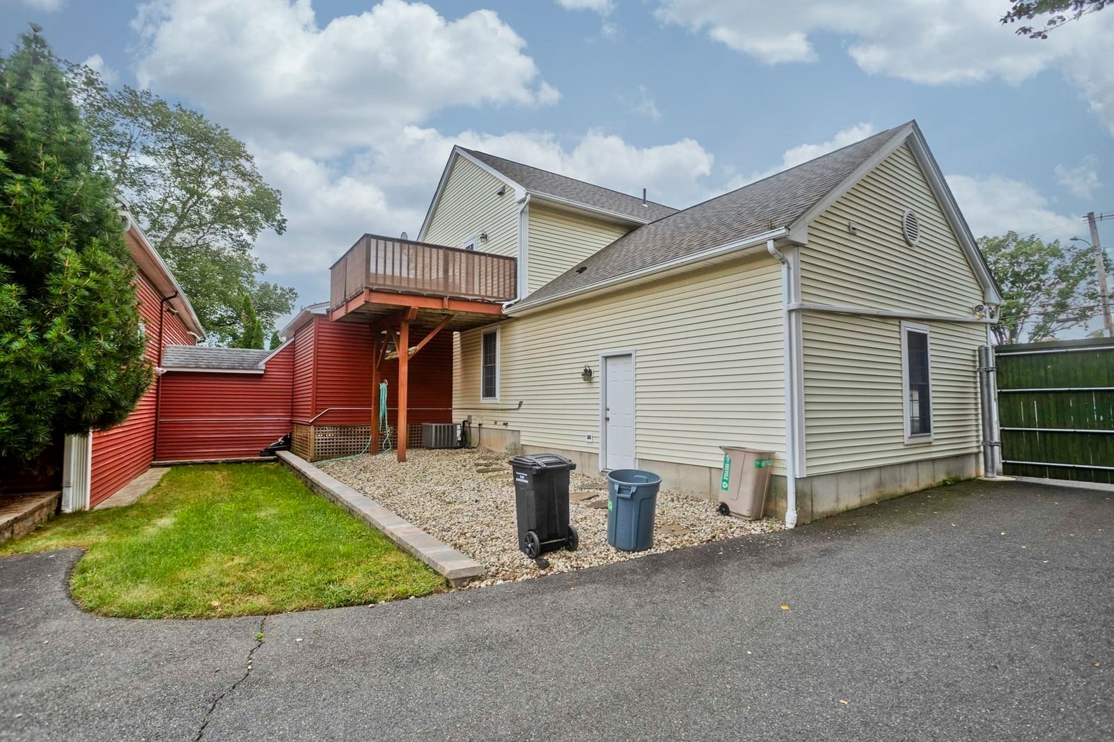 76 Somers Road East Longmeadow — Photo 29 of 41