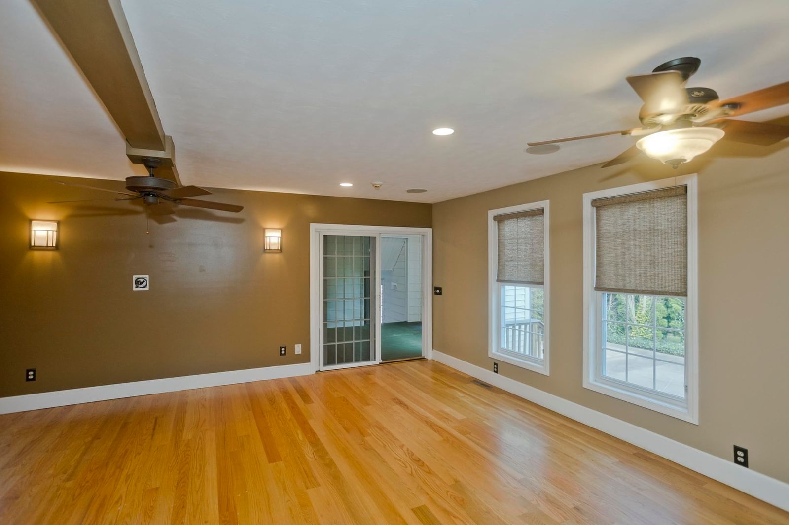 76 Somers Road East Longmeadow — Photo 9 of 41