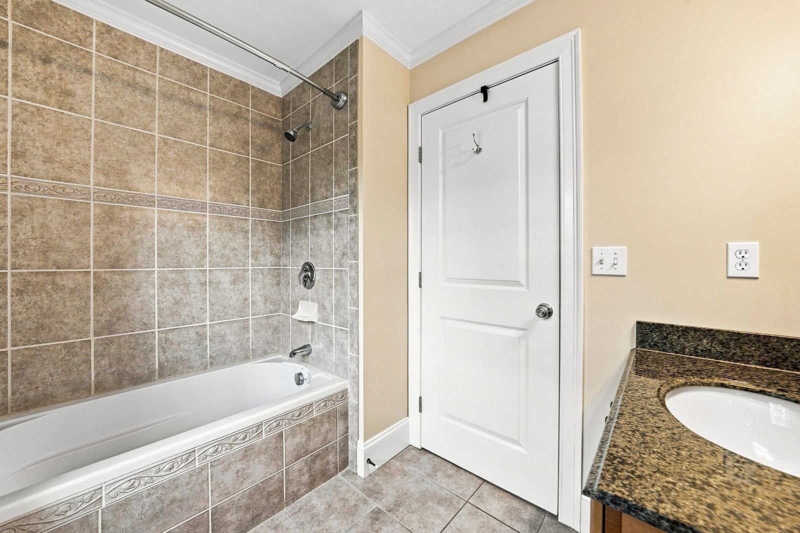 426 Main St #1 Waltham — Photo 20 of 34