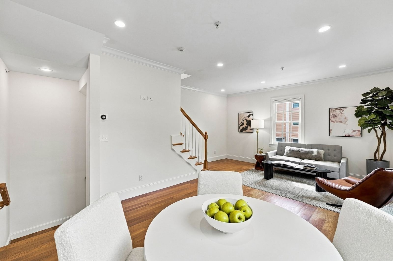 426 Main St #1 Waltham — Photo 4 of 34