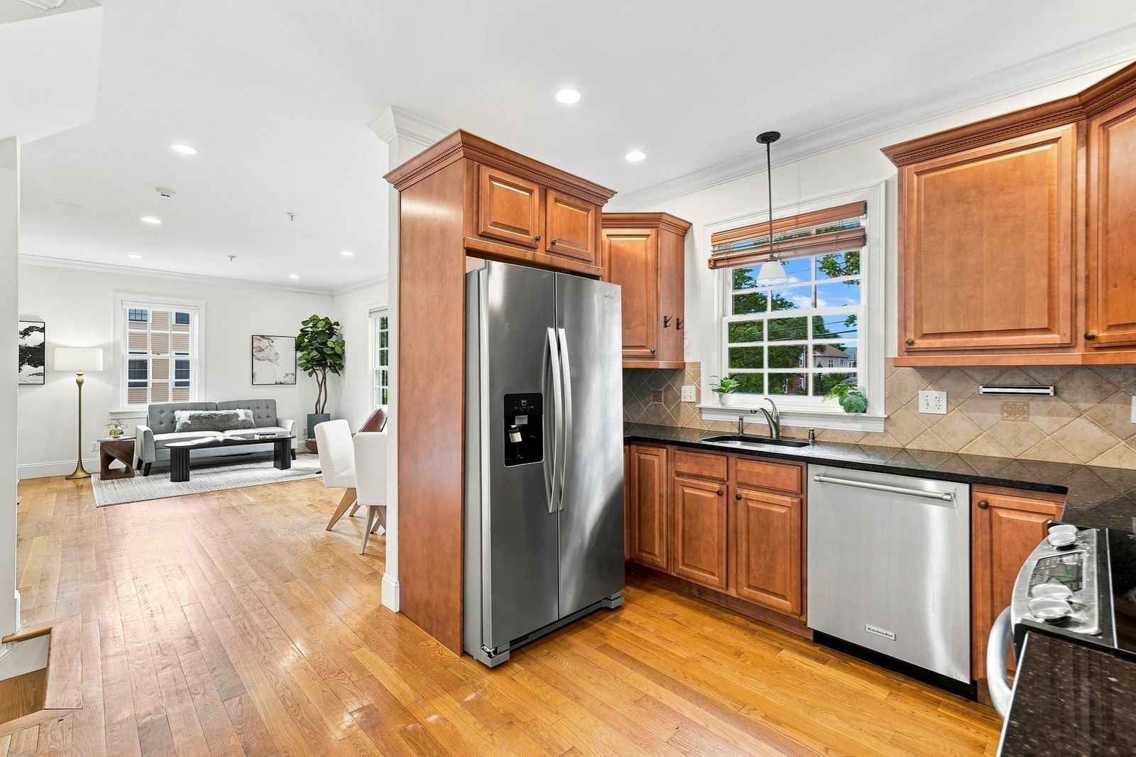 426 Main St #1 Waltham — Photo 9 of 34