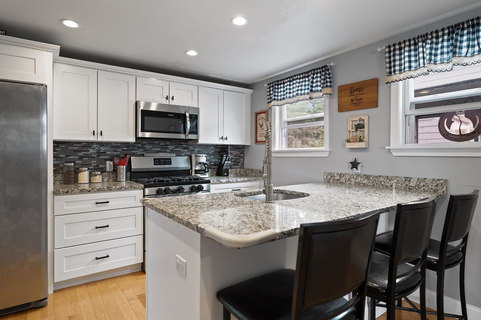 10 Windsor Ave Lynn — Photo 6 of 32