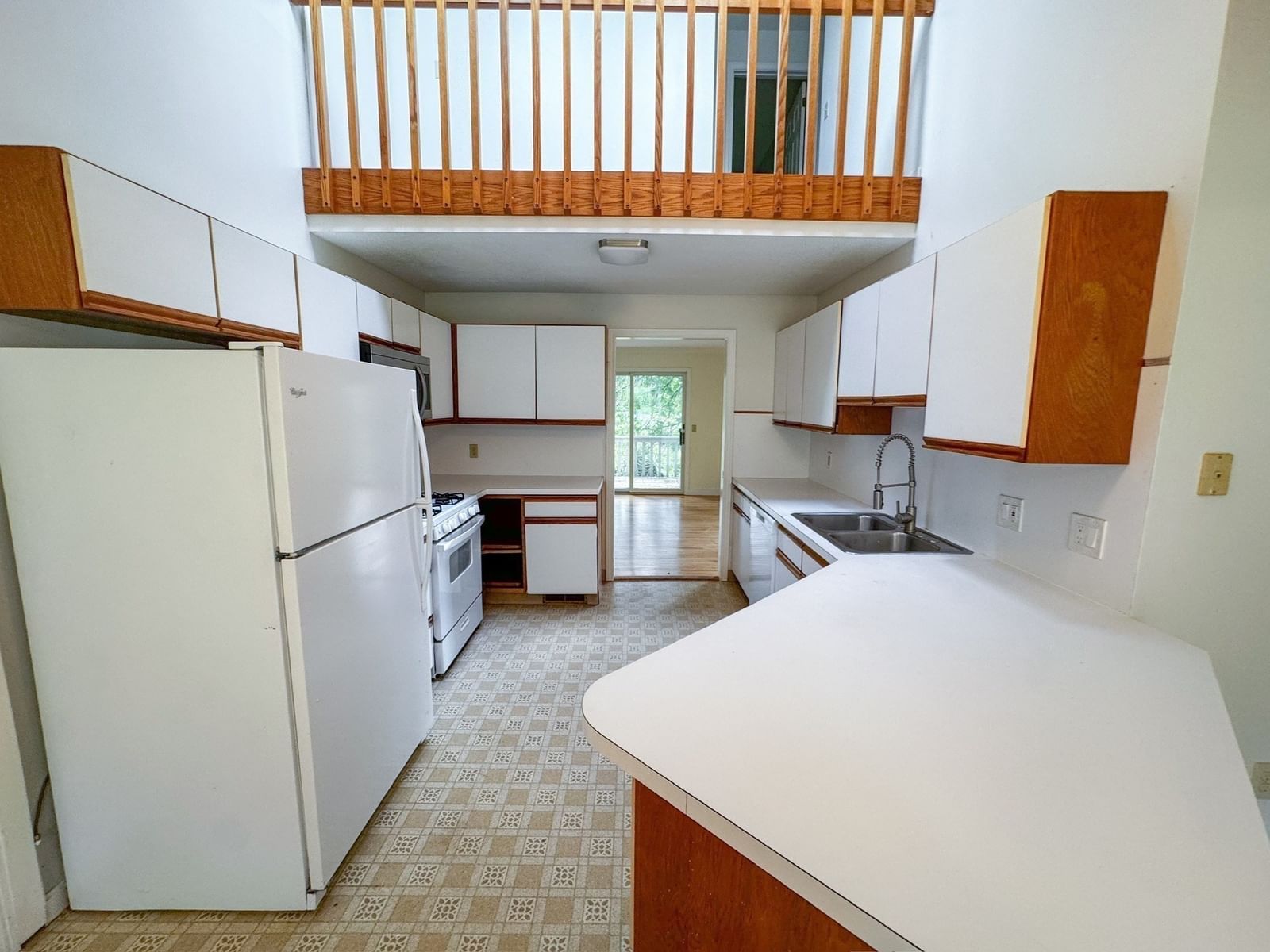 105-107 North Valley Rd Pelham — Photo 7 of 42
