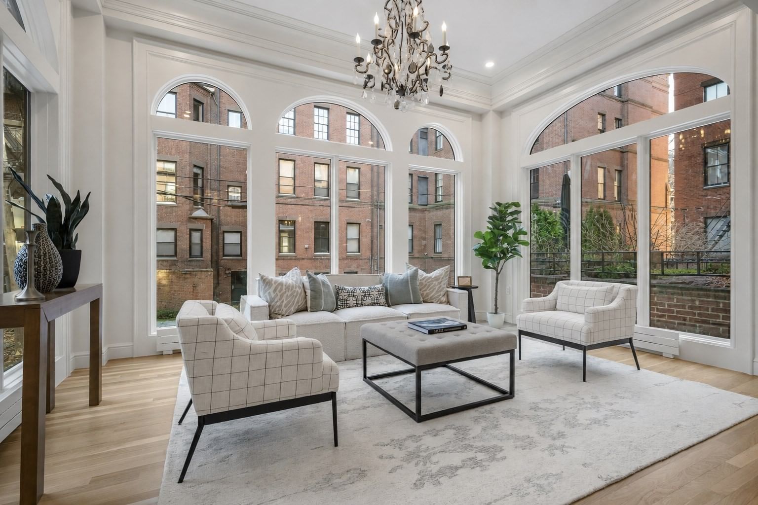 190 A Marlborough St #A Boston — Photo 2 of 24