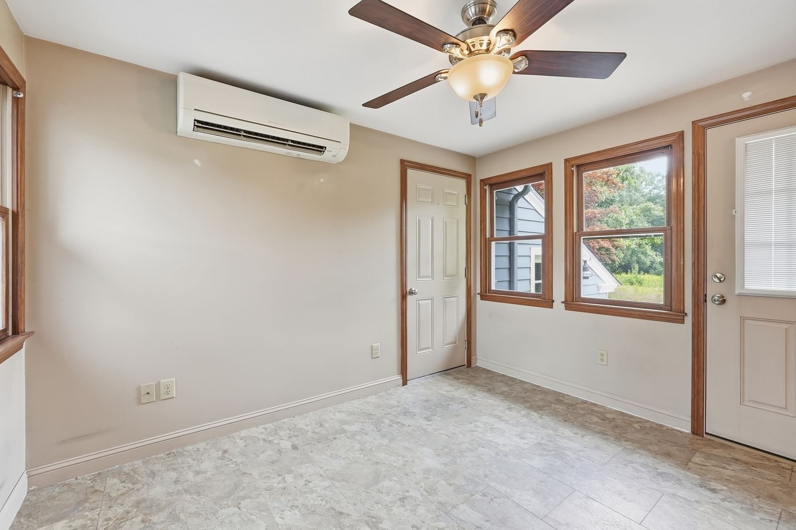 490 Union St Leominster — Photo 3 of 23
