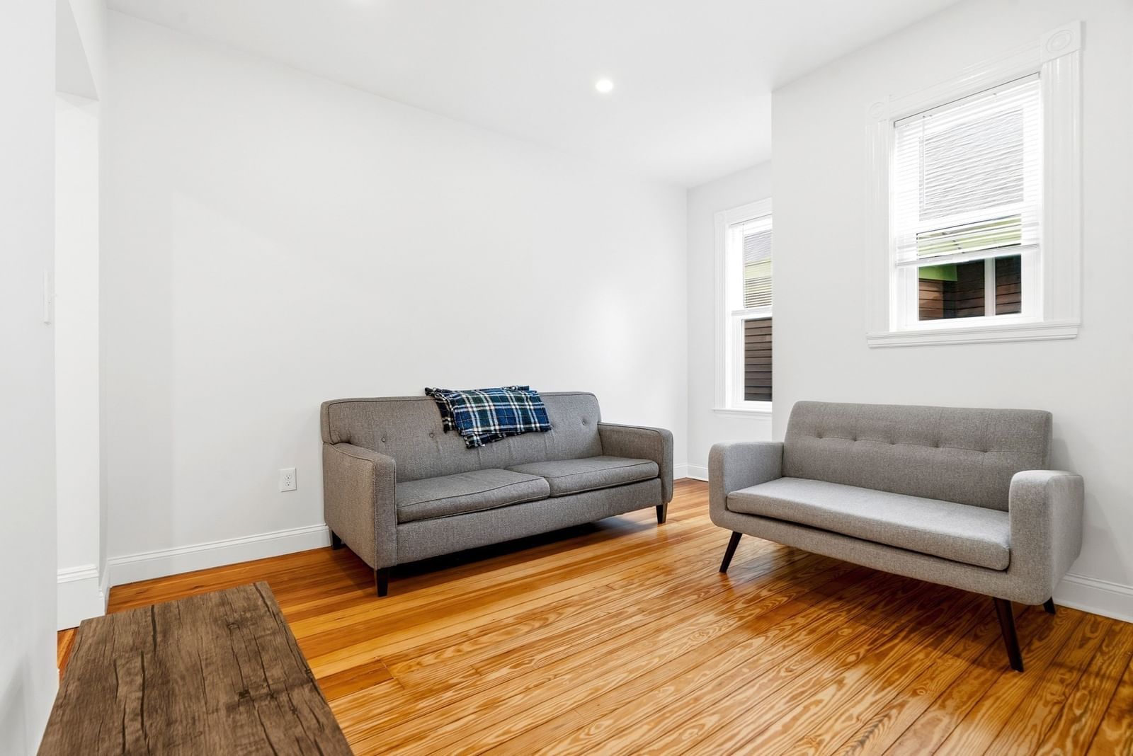 370-372 Centre St Boston — Photo 16 of 40