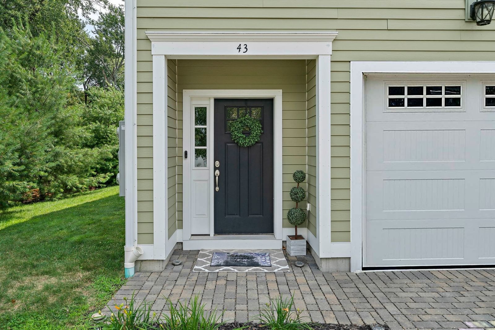 43 Plymouth St #43 Canton — Photo 3 of 22