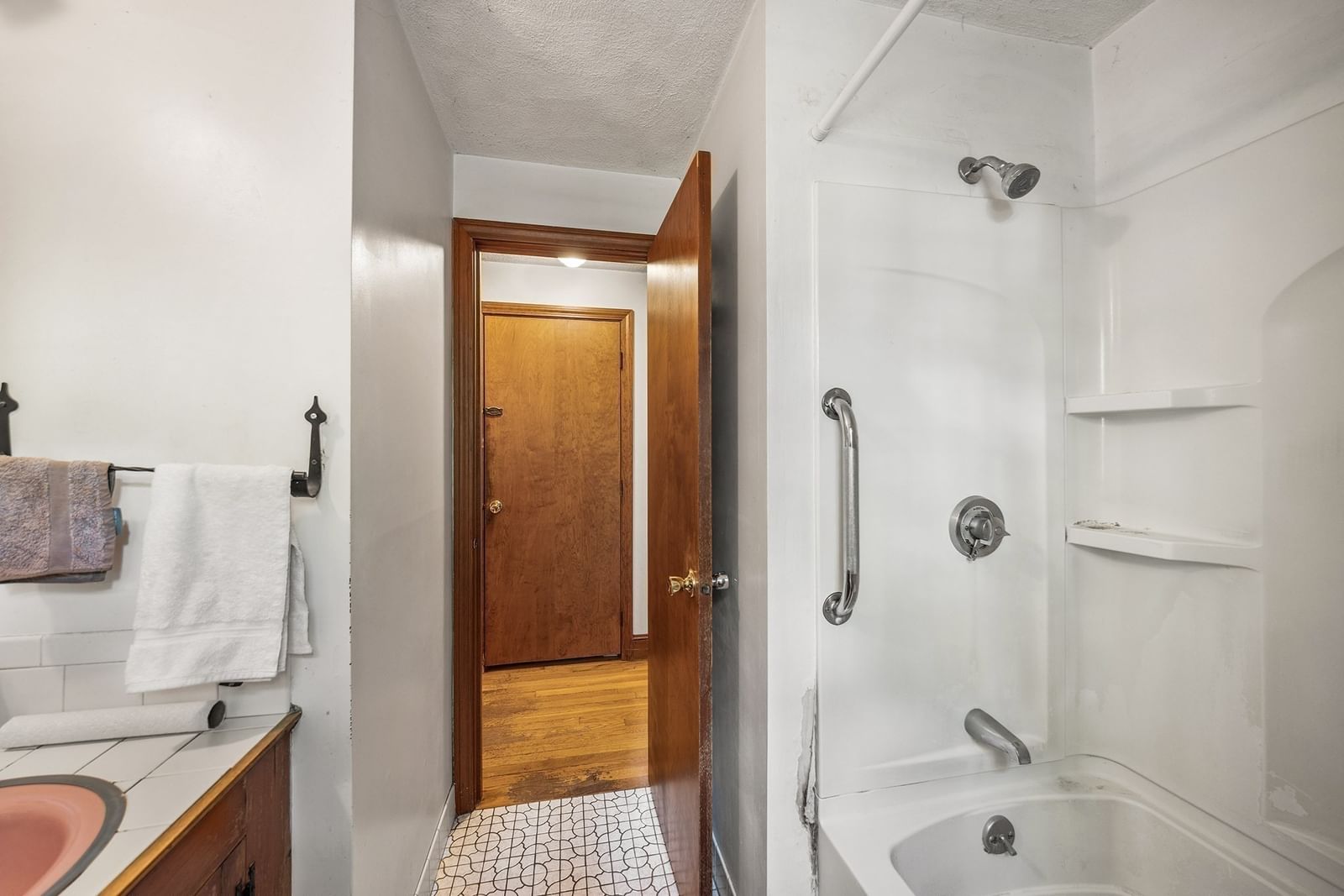 41 Academy Ave Weymouth — Photo 14 of 20