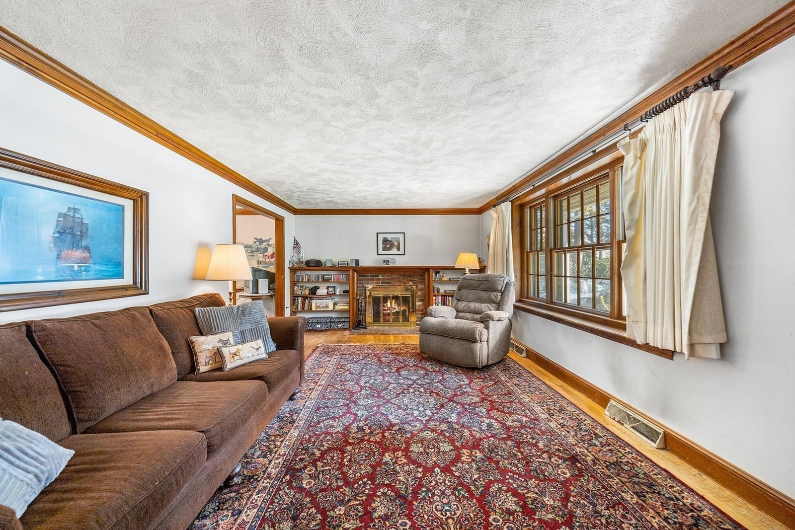 41 Academy Ave Weymouth — Photo 3 of 20