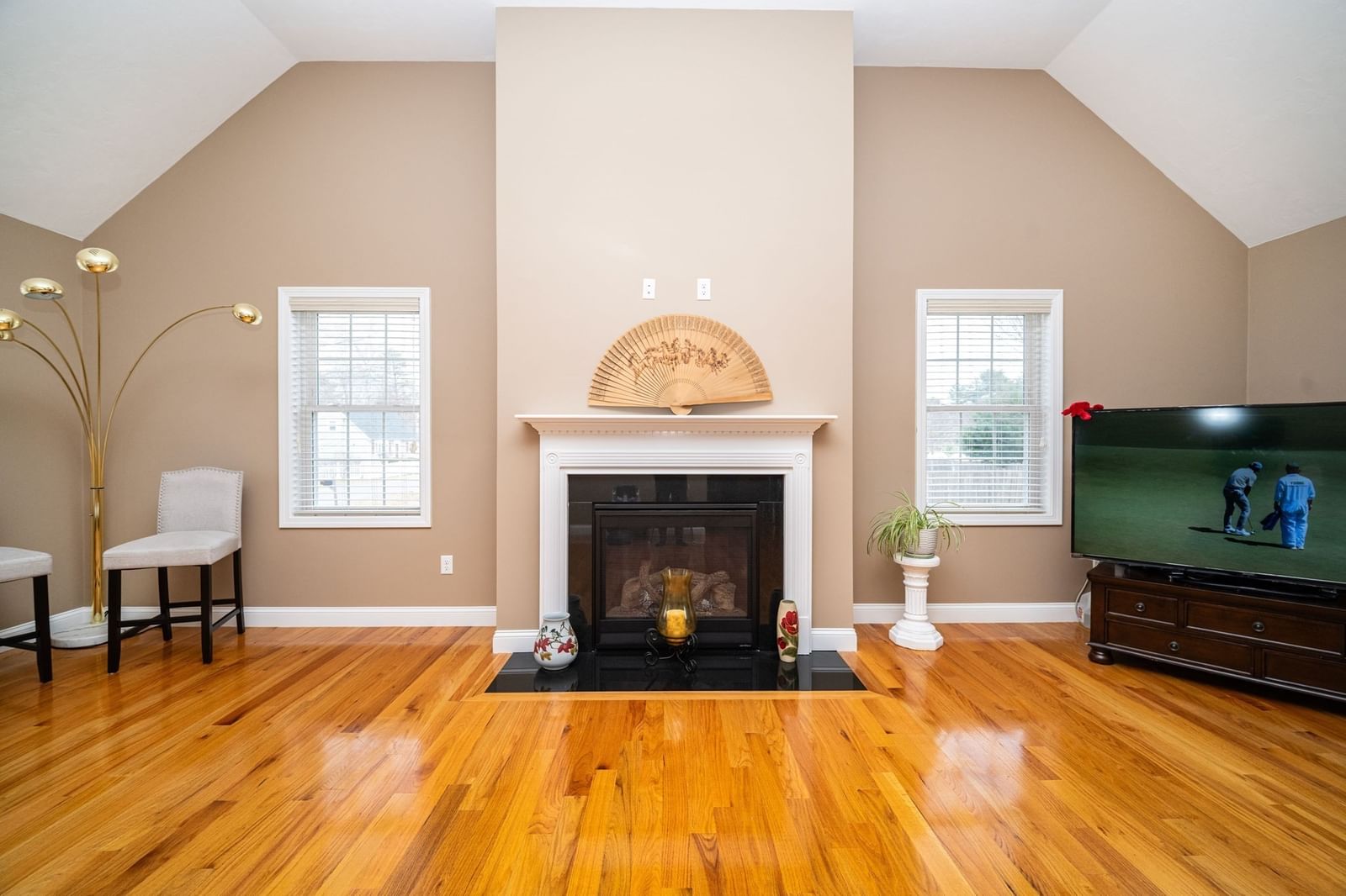28. Woodlawn Ave Billerica — Photo 4 of 31
