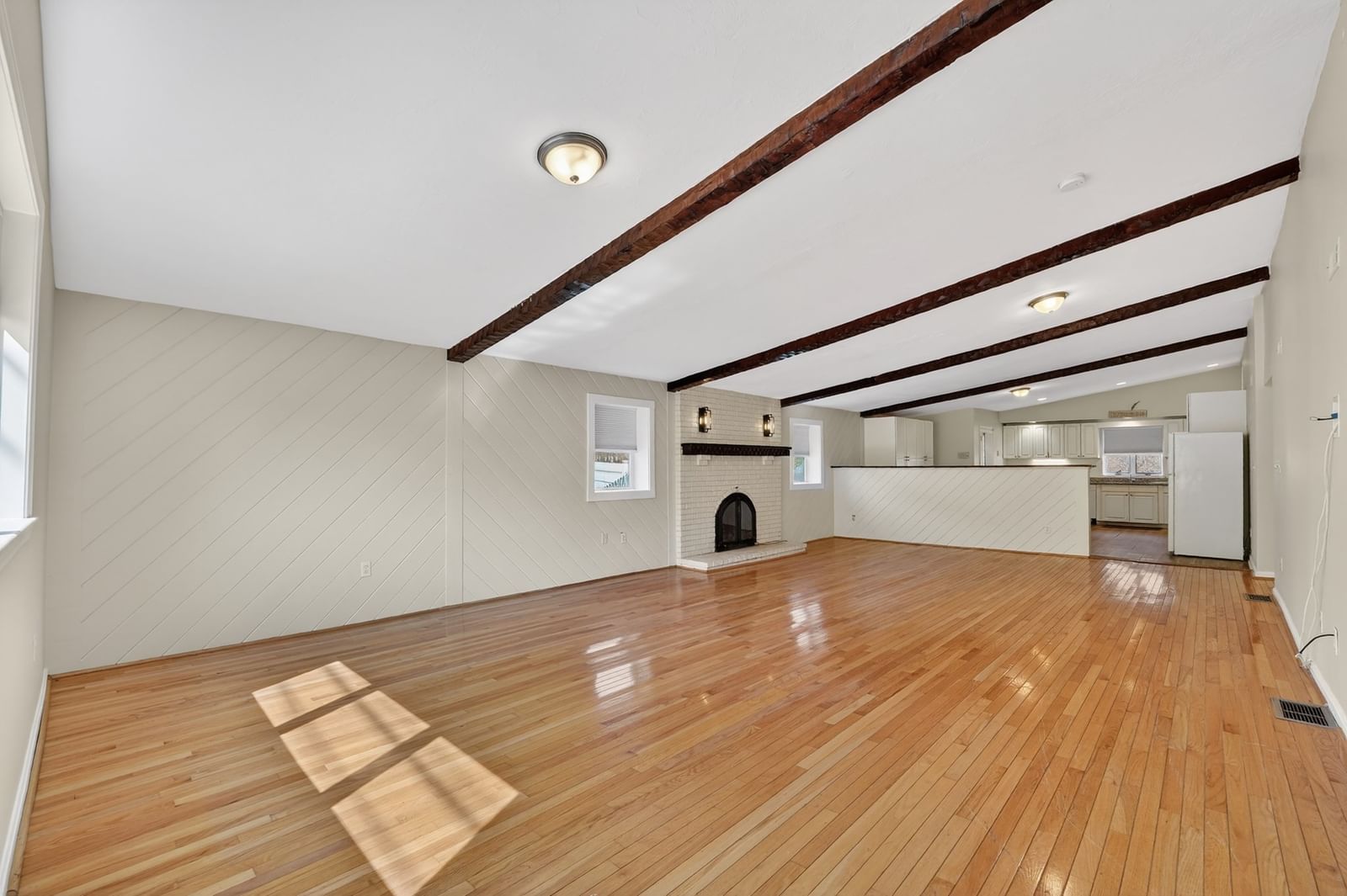 168 South Street Marlborough — Photo 3 of 17