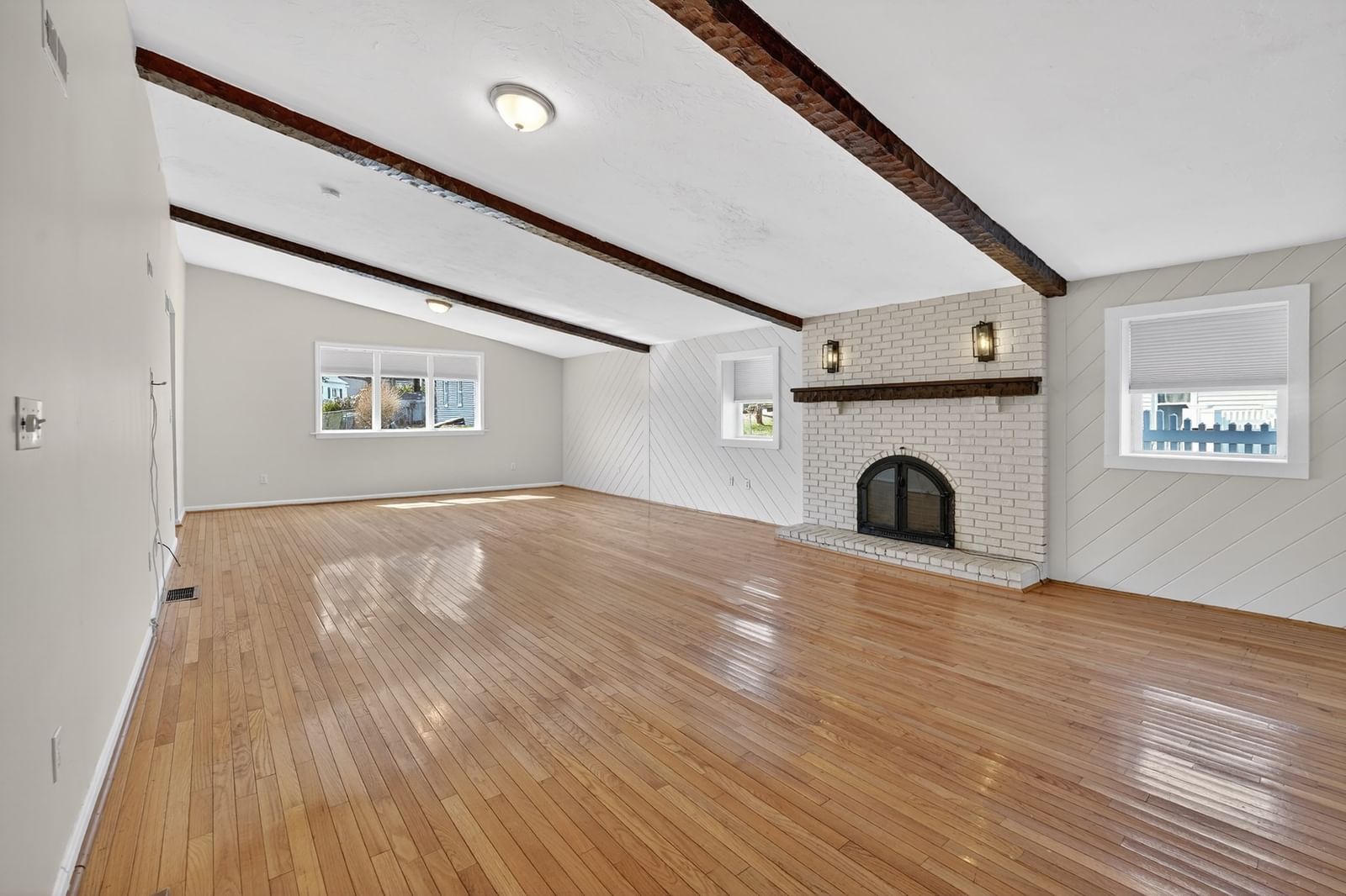 168 South Street Marlborough — Photo 4 of 17