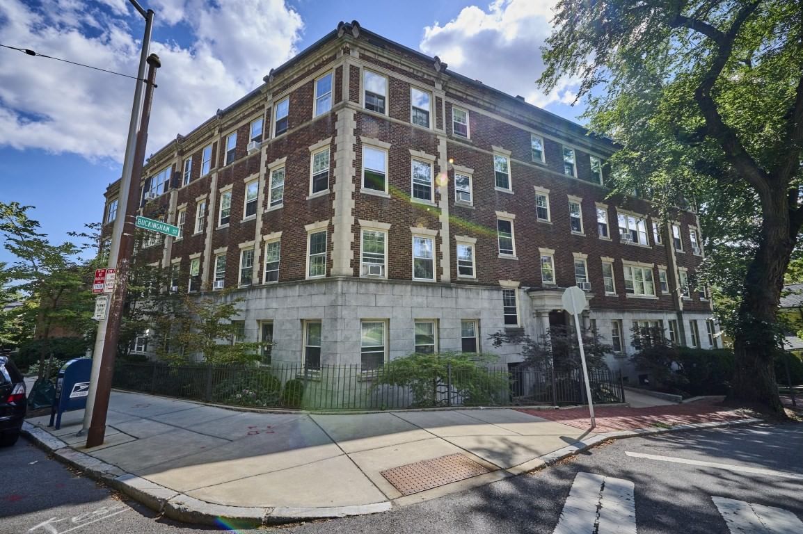 Property at 86 Buckingham St #32, Cambridge, MA 02138