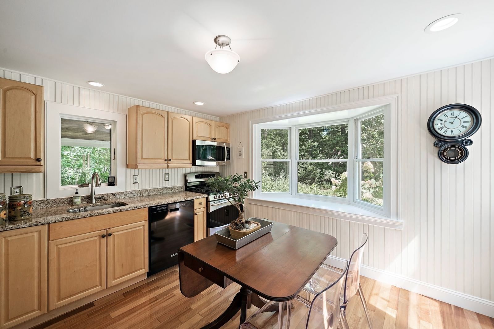 16 Oakland Ave Hanover — Photo 9 of 26
