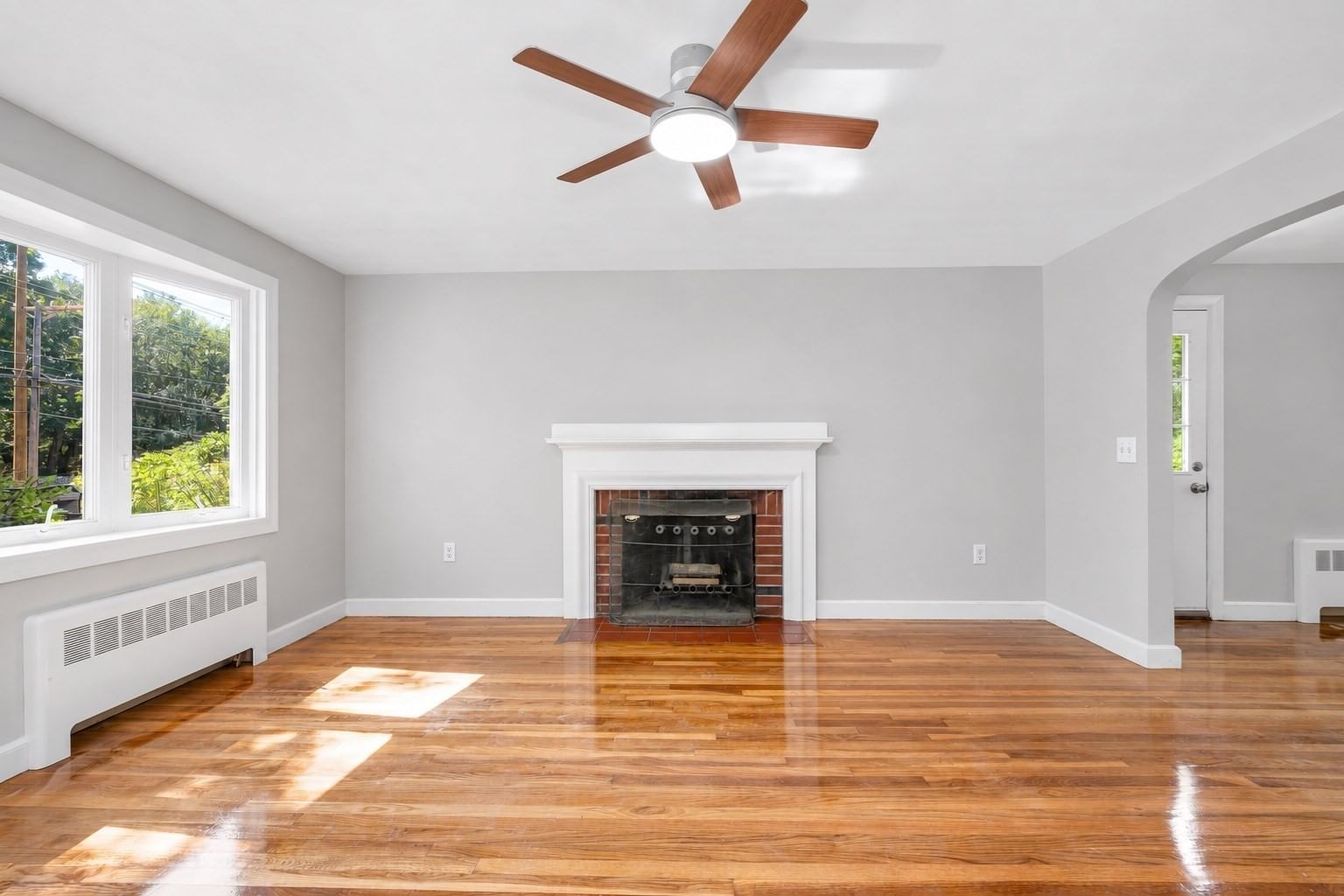 35 Forge Village Rd Westford — Photo 3 of 31