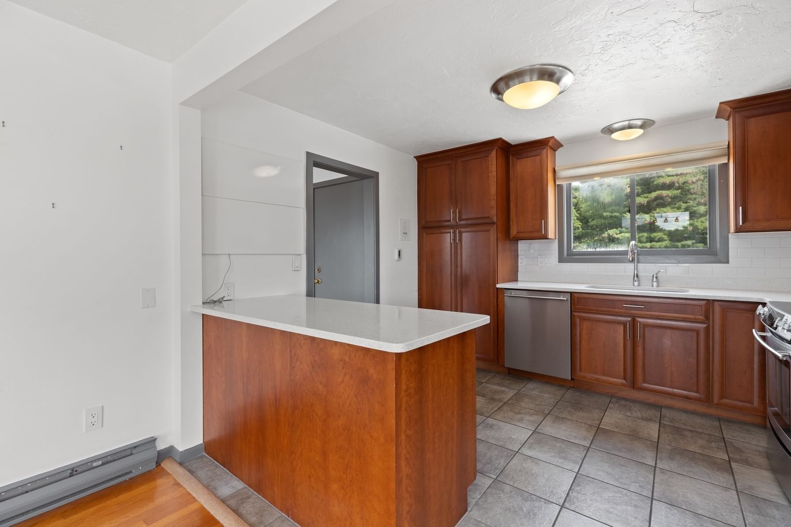 20 Hamilton Rd #401 Arlington — Photo 17 of 38